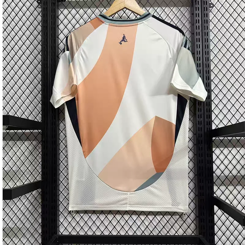Sweat Absorbing and Breathable Sportswear for Men's Women's Quick Drying MOTO Short Sleeves for Away Games in Spain in 2025
Sweat Absorbing and Breathable Sportswear for Men's Women's Quick Drying MOTO Short Sleeves for Away Games in Spain in 2025