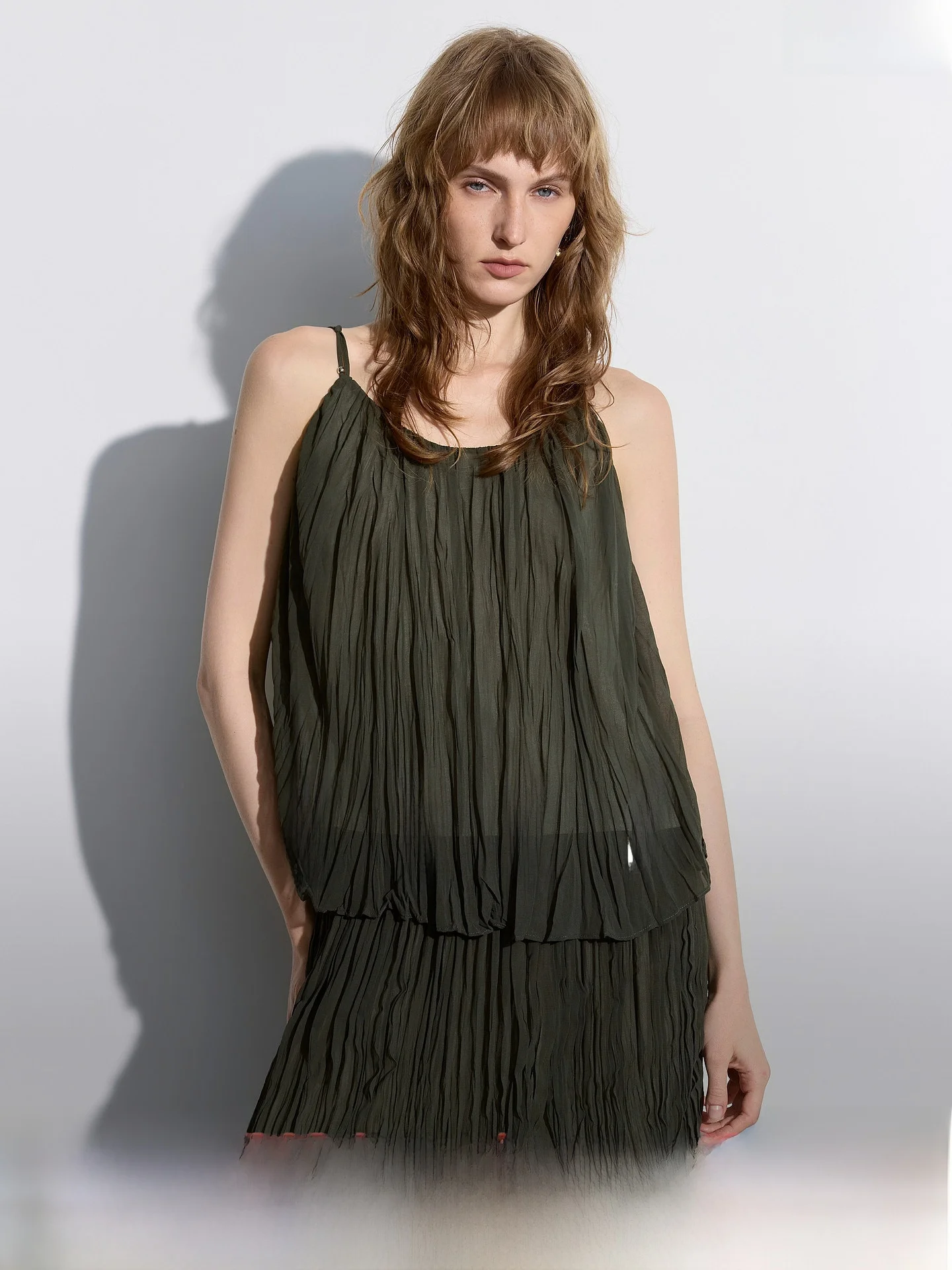 Elle Women's Irregular Pleated Strap Vest Summer New Style 2026 Commute Loose Fit Polyester Fiber Inner Wear Fashionable Top
Elle Women's Irregular Pleated Strap Vest Summer New Style 2026 Commute Loose Fit Polyester Fiber Inner Wear Fashionable Top