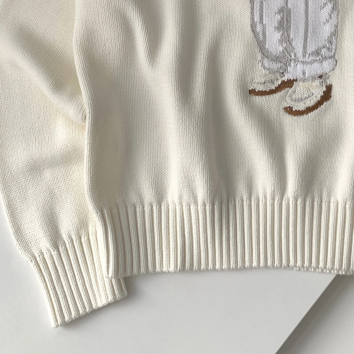 KAILE Ранняя осень Бейсбольный медведь с вышивкой Трикотаж Свободный круглый пуловер Ne Белый цвет Длинный свитер для поездок на работу
KAILE Ранняя осень Бейсбольный медведь с вышивкой Трикотаж Свободный круглый пуловер Ne Белый цвет Длинный свитер для поездок на работу