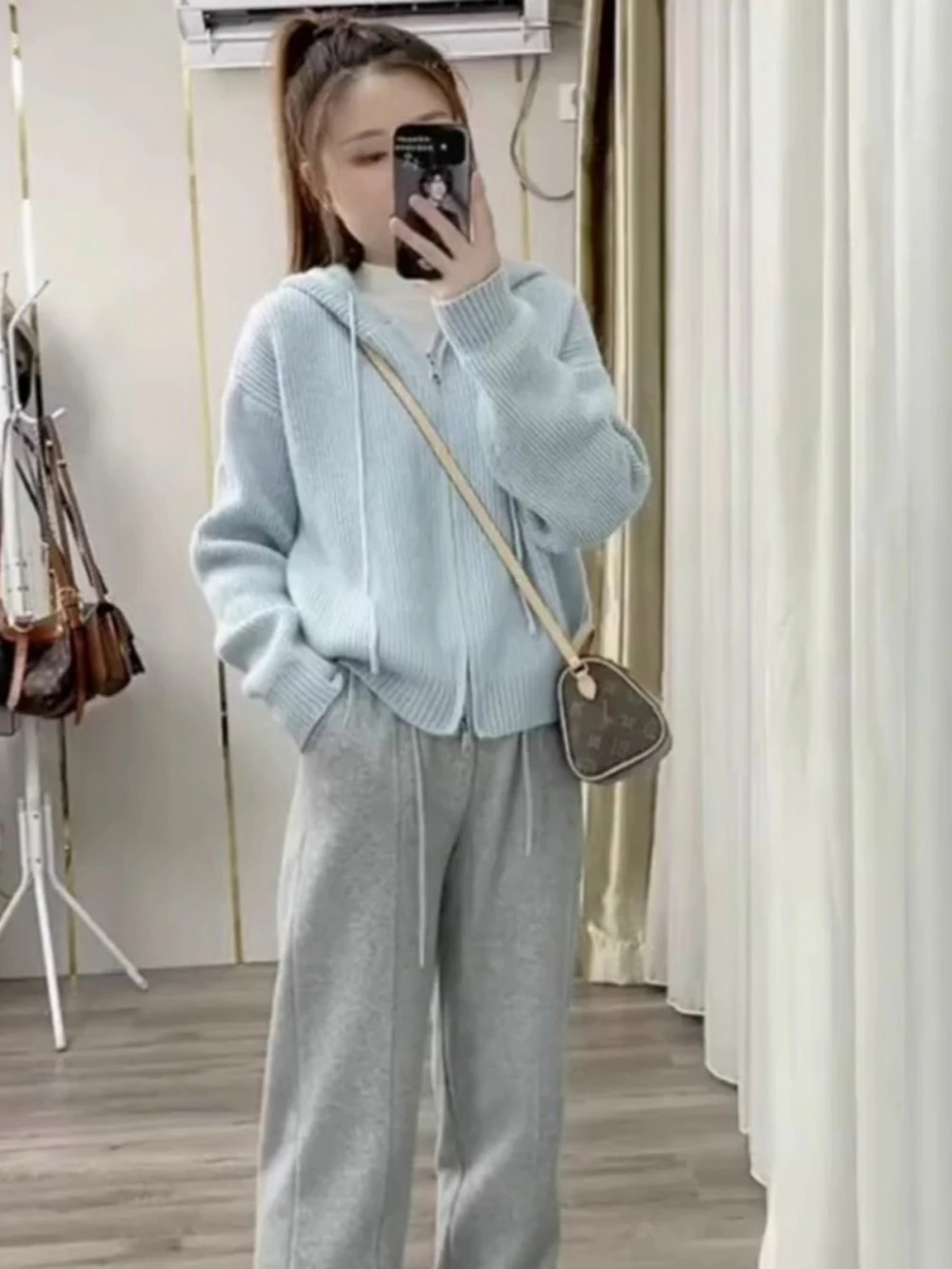 Blue Loose Zipper Knitted Hat Women's Sweater Spring Autumn Soft Lazy Style Knit Cardigan Top Outerwear Korean Style Commute
Blue Loose Zipper Knitted Hat Women's Sweater Spring Autumn Soft Lazy Style Knit Cardigan Top Outerwear Korean Style Commute