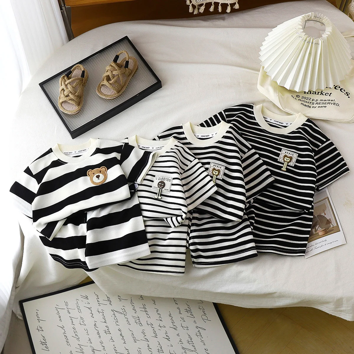 Children Short Sleeved Set with Black and White Stripes Boys T-shirt Baby Summer Children Clothing Girls Shorts New Baby Clothes
Children Short Sleeved Set with Black and White Stripes Boys T-shirt Baby Summer Children Clothing Girls Shorts New Baby Clothes