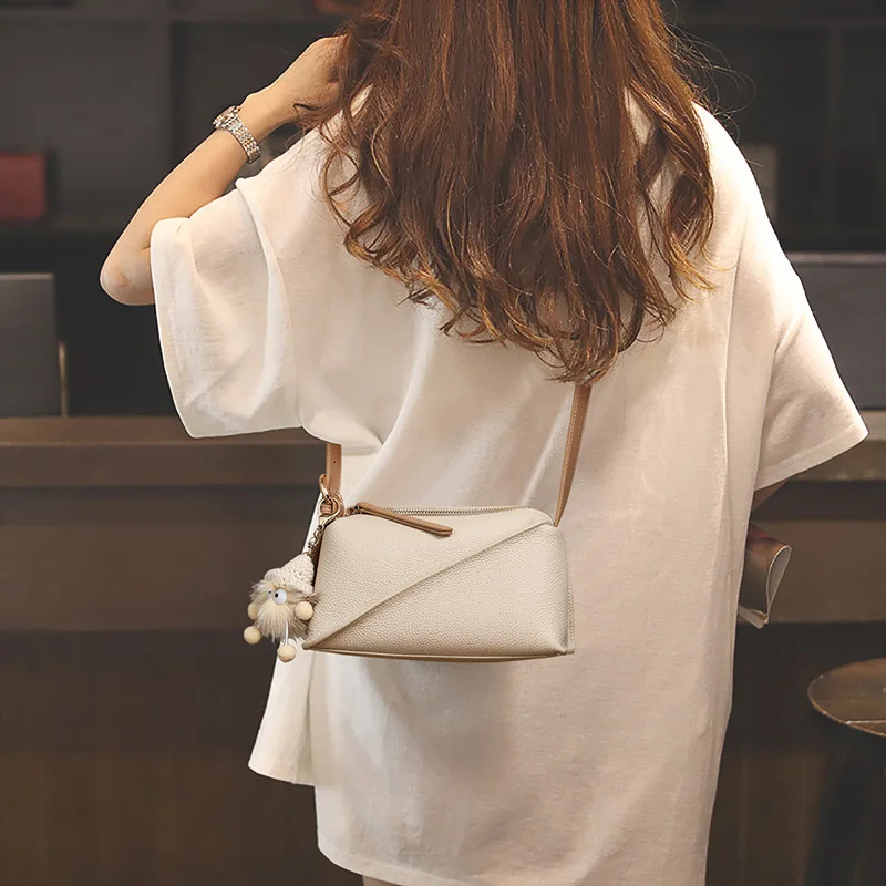 Women's versatile small square bag 2025 new crossbody bag high-end light luxury popular underarm bag
Women's versatile small square bag 2025 new crossbody bag high-end light luxury popular underarm bag