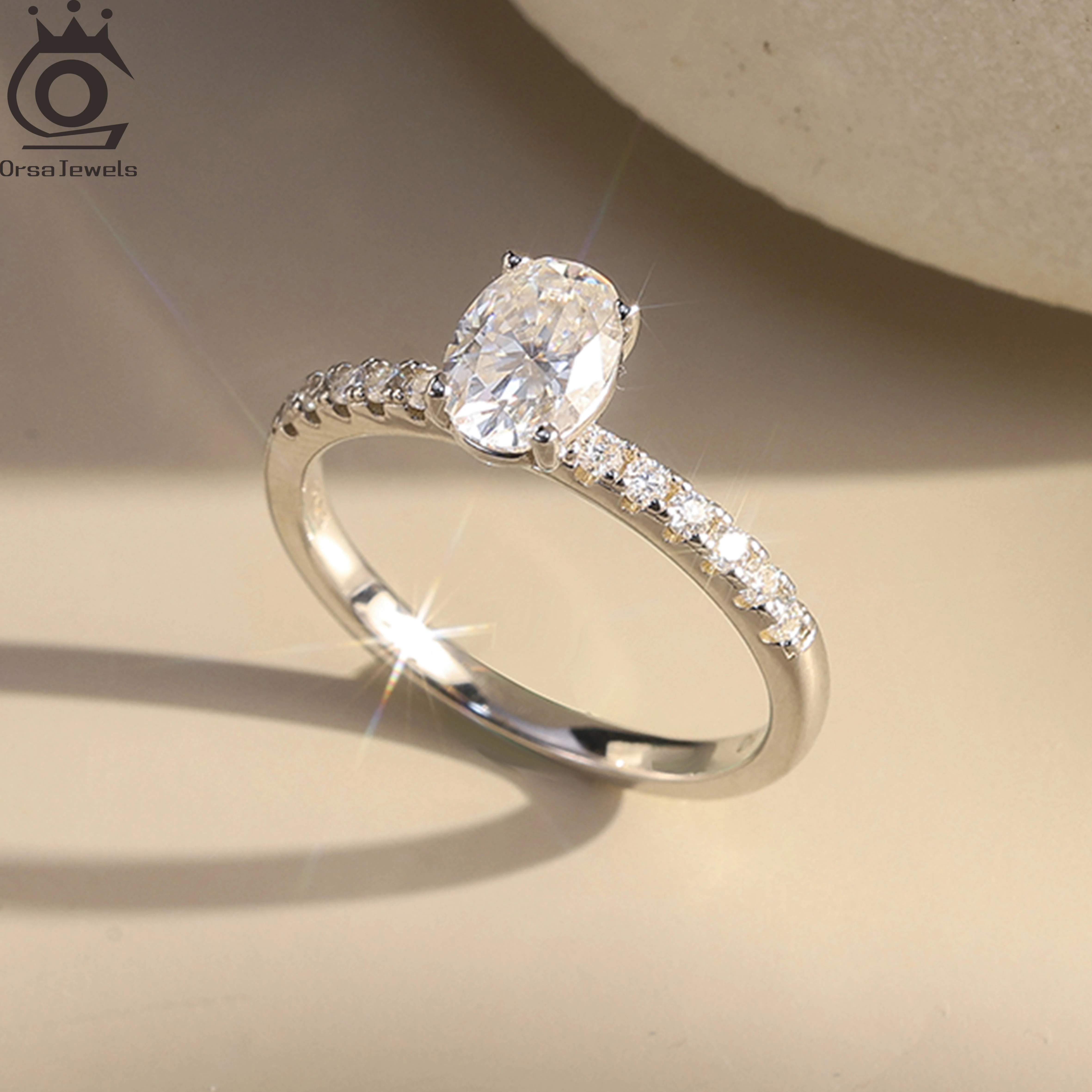 ORSA JEWELS 925 Sterling Silver Oval D Color Moissanite Ring for Women Shiny Wedding Moissanite Band Anniversary Gift MOR10
ORSA JEWELS 925 Sterling Silver Oval D Color Moissanite Ring for Women Shiny Wedding Moissanite Band Anniversary Gift MOR10