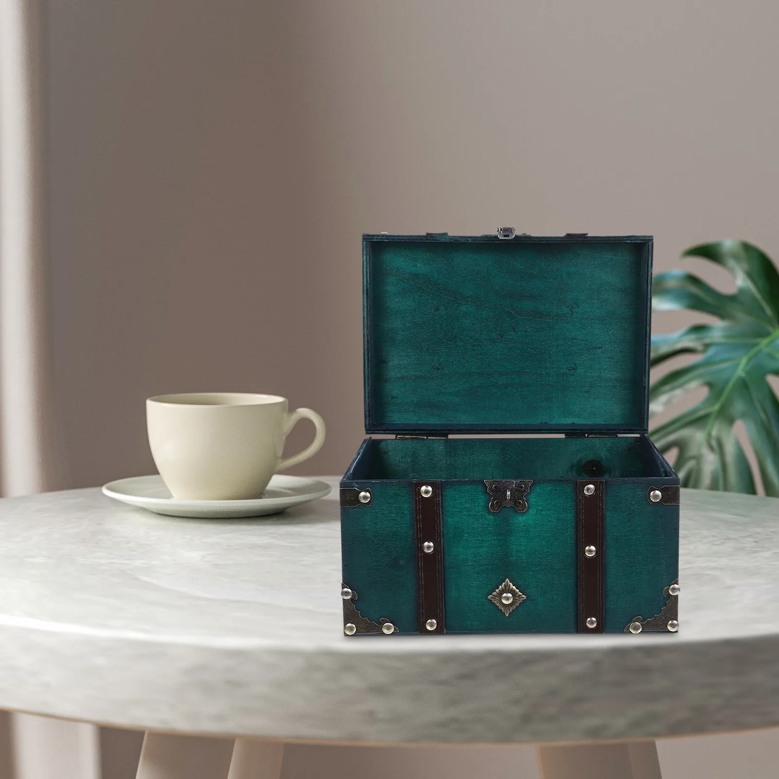 Винтажная деревянная шкатулка для украшений с замком, большая вместительная коробка-органайзер в ретро-стиле, элегантная цветная шкатулка для мелочей, маленькая
Винтажная деревянная шкатулка для украшений с замком, большая вместительная коробка-органайзер в ретро-стиле, элегантная цветная шкатулка для мелочей, маленькая