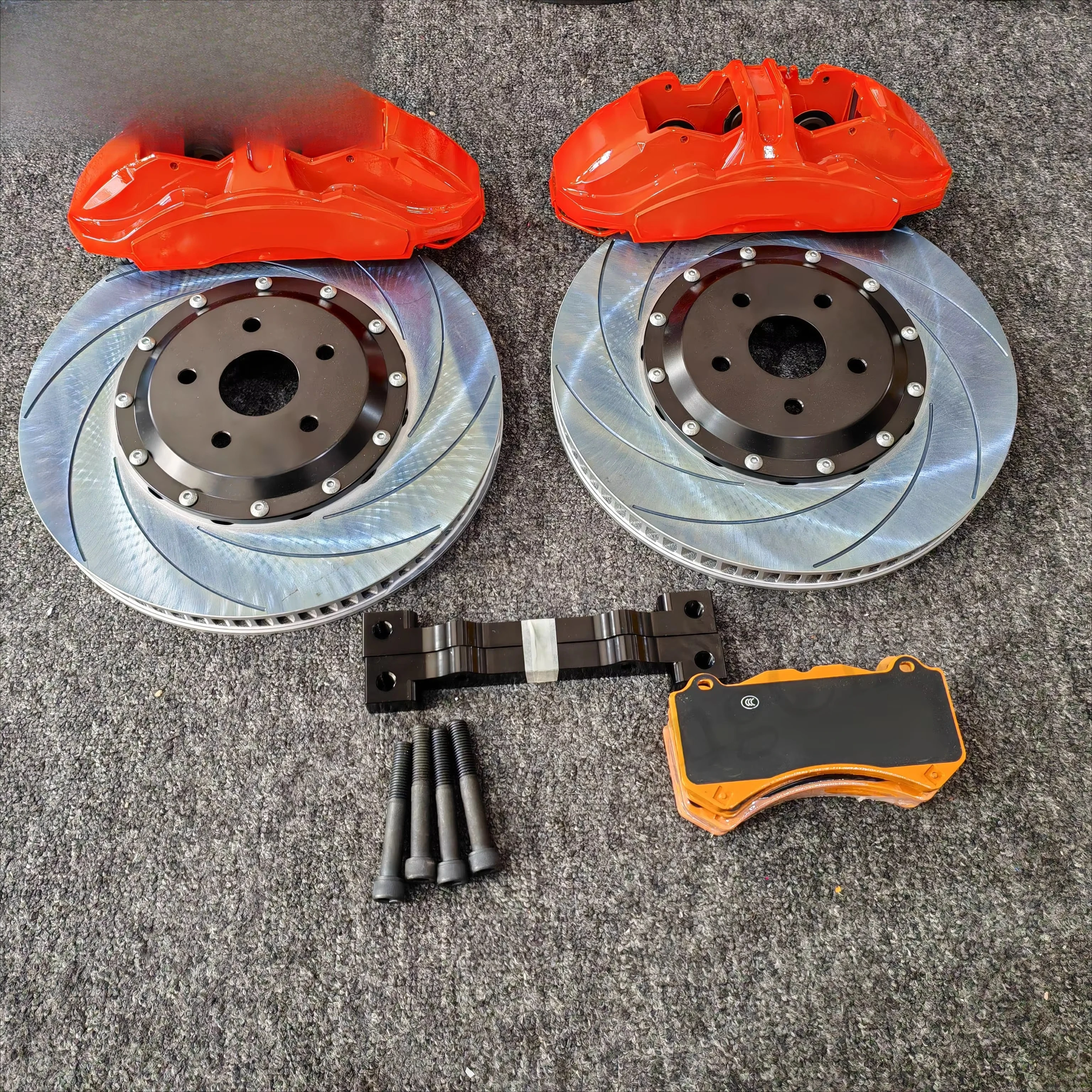 2021 high-performance GT350 6-pot brake caliper 380 * 36mm brake disc
2021 high-performance GT350 6-pot brake caliper 380 * 36mm brake disc