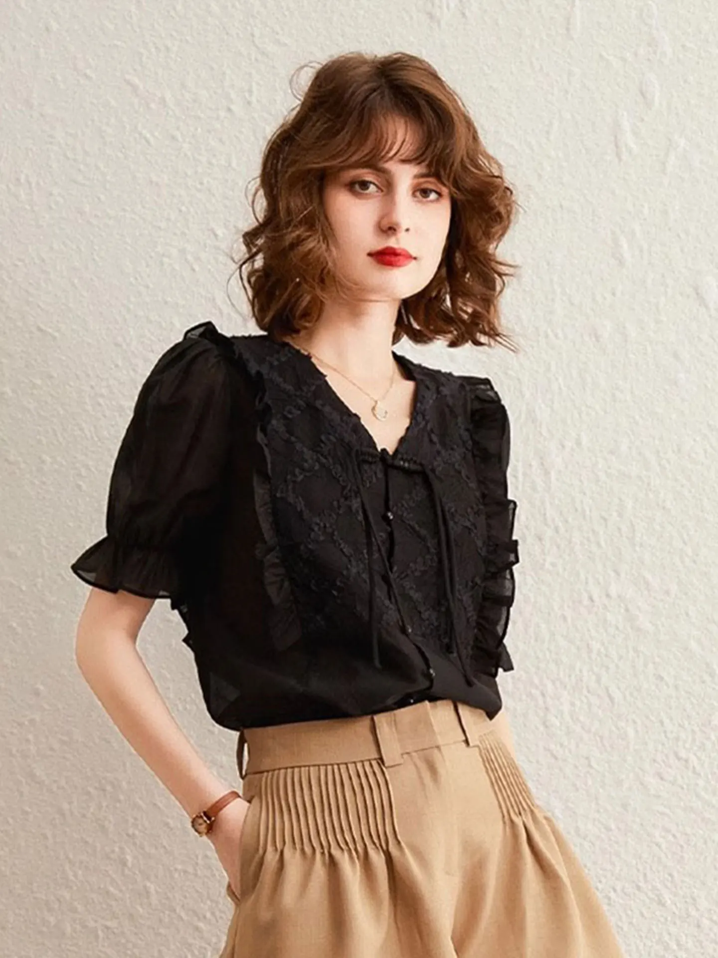 Женская блузка Ele ort Sve с пуговицами и плиссировкой в национальном стиле, европейская высококачественная модная летняя рубашка
Женская блузка Ele ort Sve с пуговицами и плиссировкой в национальном стиле, европейская высококачественная модная летняя рубашка