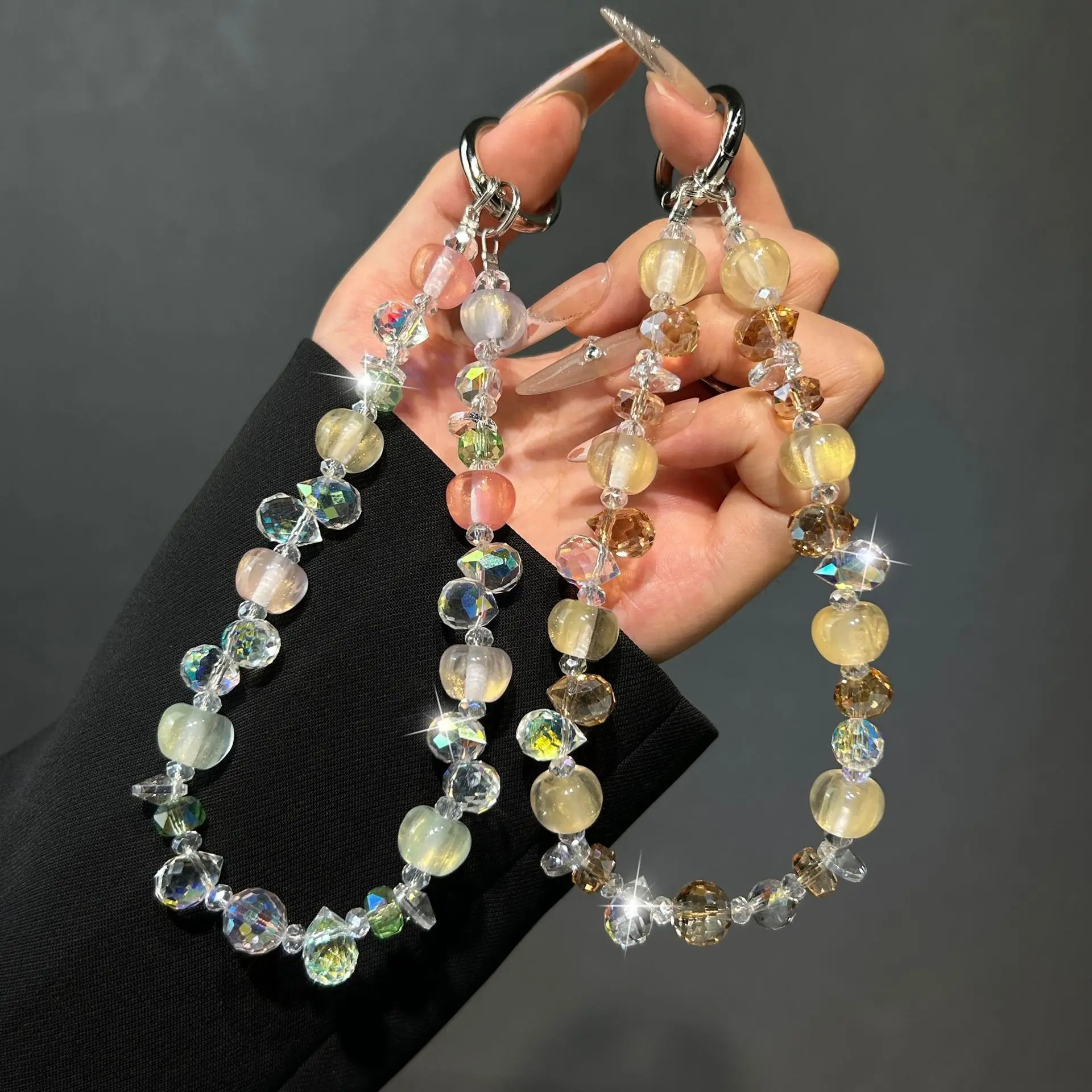 High-end Light Luxury Bracelet Exquisite Handcrafted Beaded Pendant Ins Women's Hand-held Wrist Pendant Shiny Phone Lanyard
High-end Light Luxury Bracelet Exquisite Handcrafted Beaded Pendant Ins Women's Hand-held Wrist Pendant Shiny Phone Lanyard