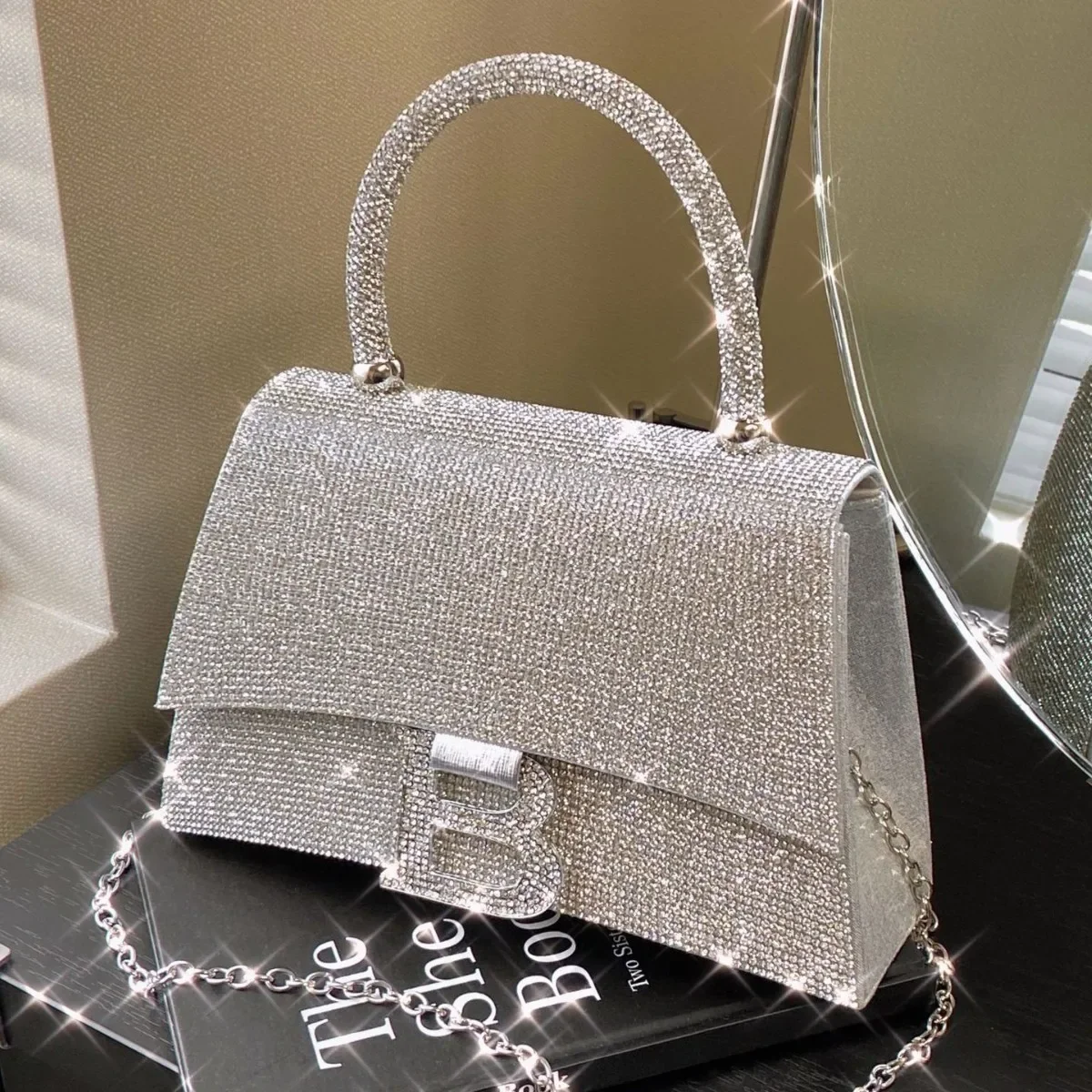 Elegant Ladies Tote Bags Handbags Leather, Luxury Brand Crossbody Shoulder Bag With Adjustable Strap Fashionable Design
Elegant Ladies Tote Bags Handbags Leather, Luxury Brand Crossbody Shoulder Bag With Adjustable Strap Fashionable Design