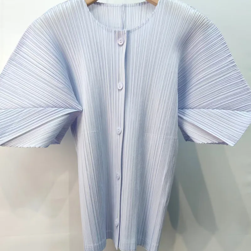 YUDX New Light Purple Pleated Button Down Short Sleeve Blouse Round Neck Loose Fit Chic Elegant Casual Office Wear Women's Top
YUDX New Light Purple Pleated Button Down Short Sleeve Blouse Round Neck Loose Fit Chic Elegant Casual Office Wear Women's Top