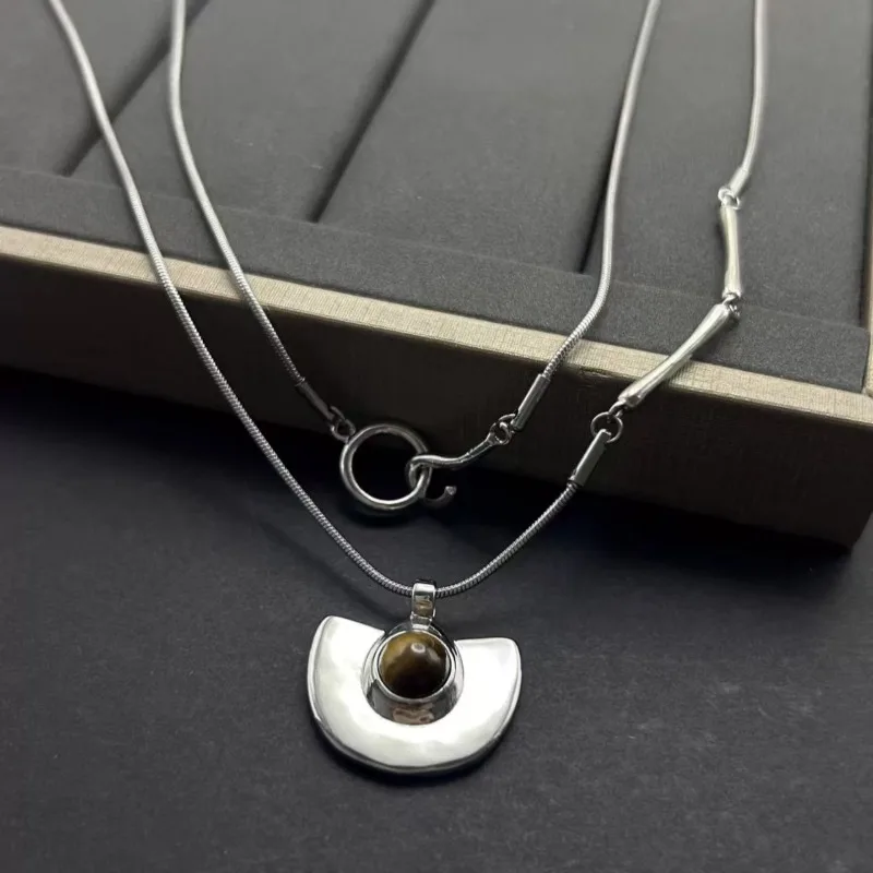 New Wood Grain Stone Semi-circle Pendant Necklace Autumn and Winter Women's Necklace Accessories Light Luxury Niche Accessories
New Wood Grain Stone Semi-circle Pendant Necklace Autumn and Winter Women's Necklace Accessories Light Luxury Niche Accessories