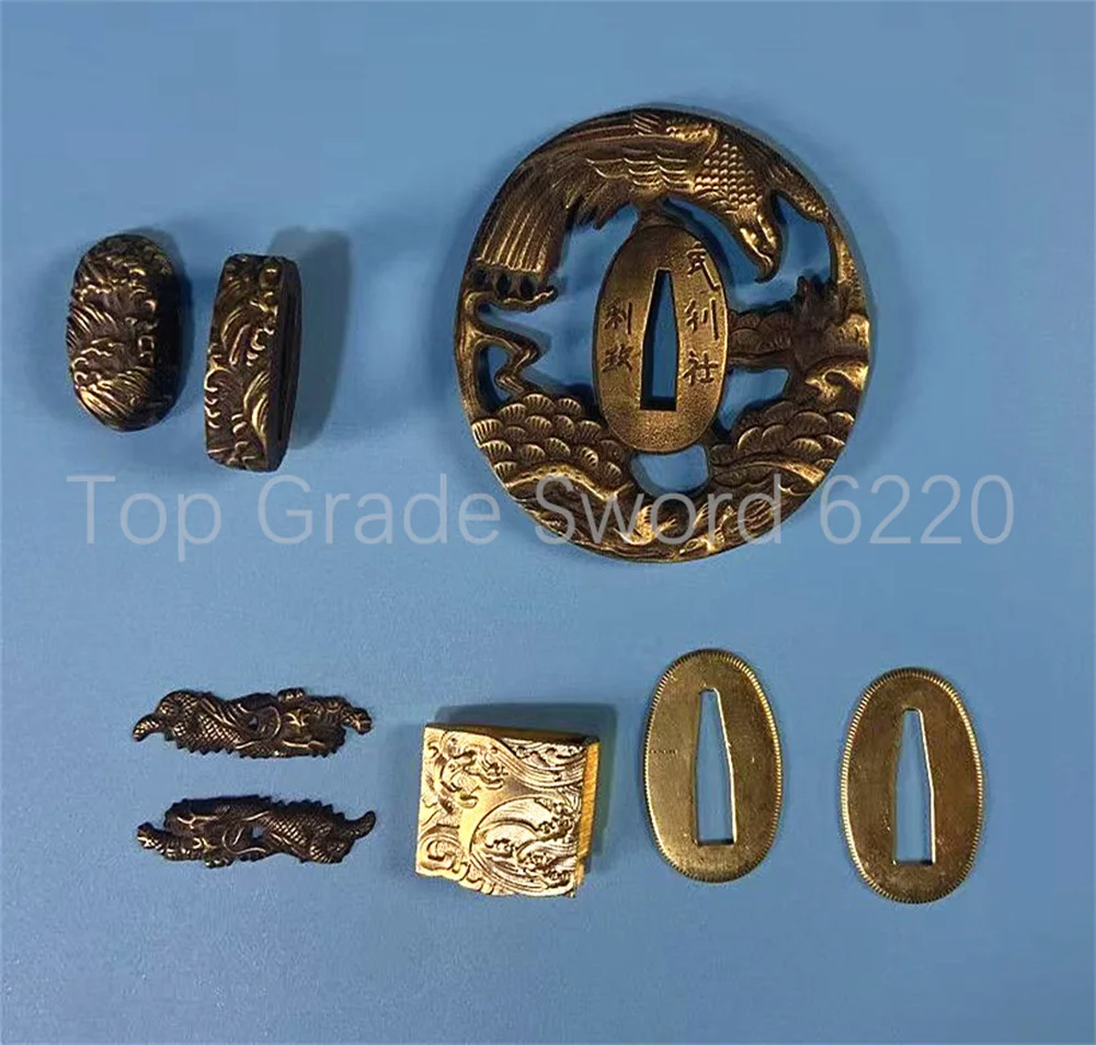 Набор Nice Brass Tsuba Handguard Guard Fuchi Kashira Menuki Habaki Seppa для японского настоящего японского самурая Katana Sword Fittings
Набор Nice Brass Tsuba Handguard Guard Fuchi Kashira Menuki Habaki Seppa для японского настоящего японского самурая Katana Sword Fittings