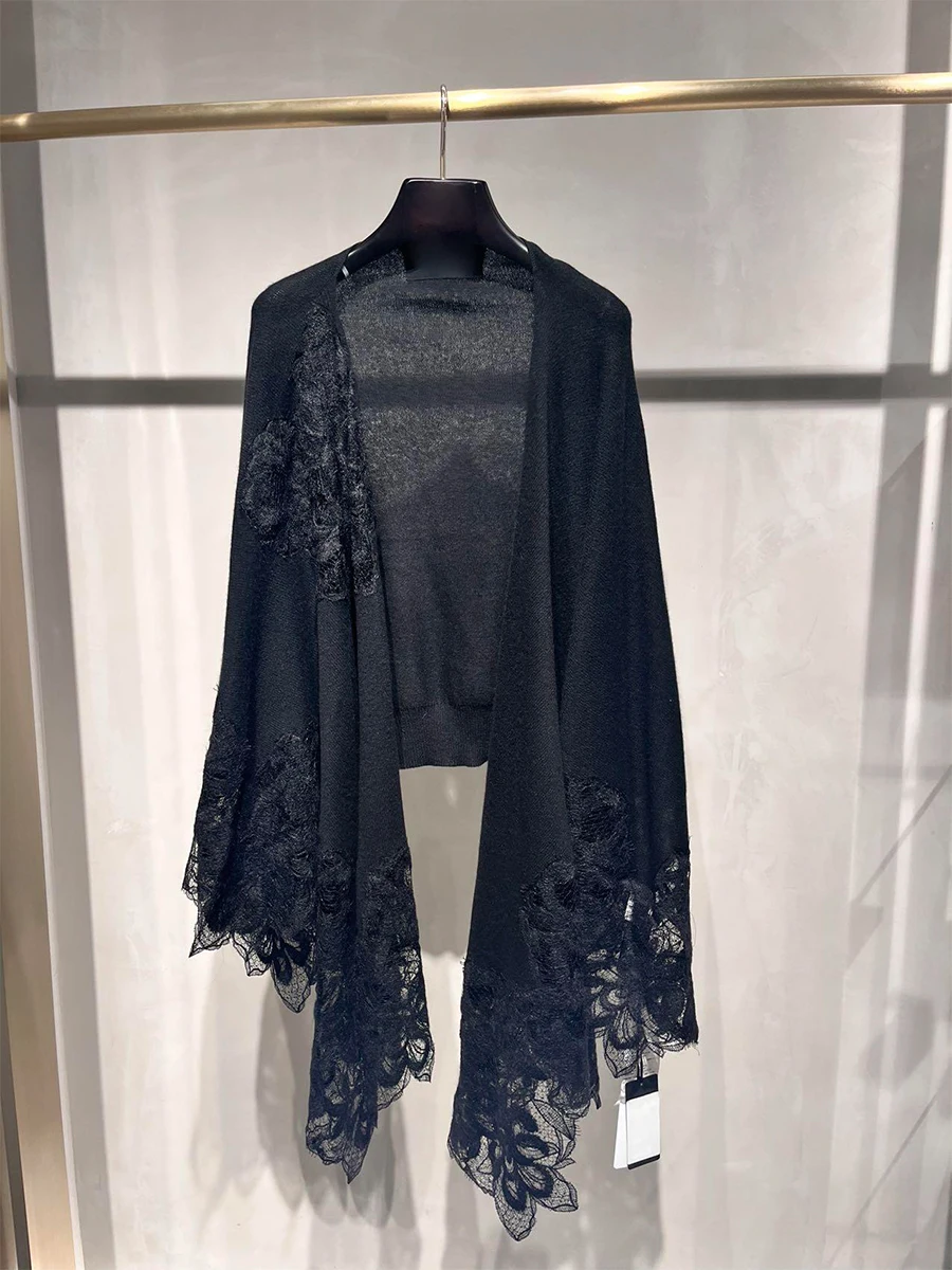 Elegant Black Lace Splicing Shawl Coat Women's Autumn New Style Luxury High-End Feel Outerwear Cardigan Korean Style
Elegant Black Lace Splicing Shawl Coat Women's Autumn New Style Luxury High-End Feel Outerwear Cardigan Korean Style