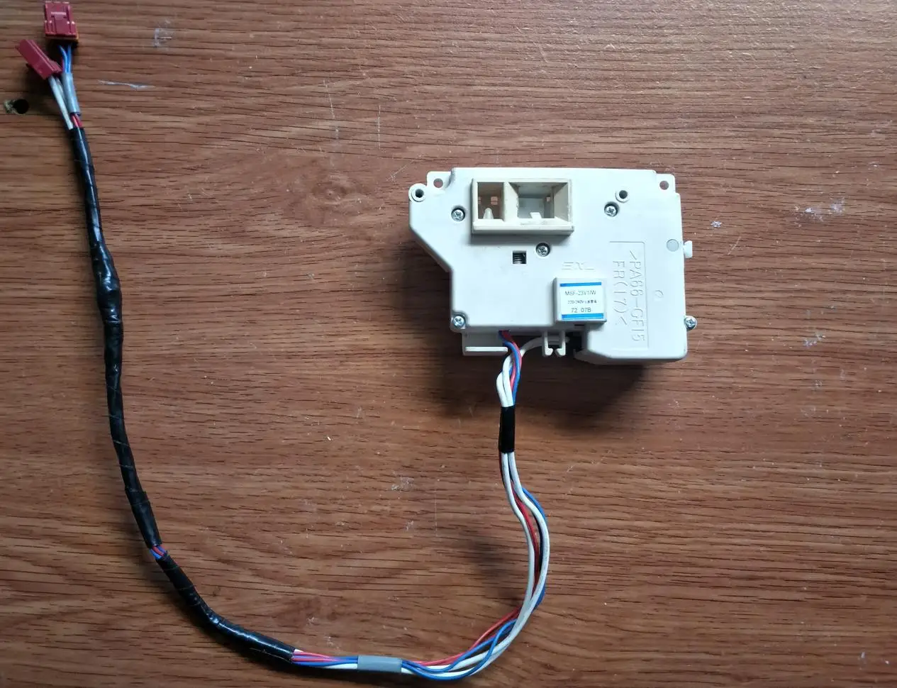 100-E10GS E113 E1135MSF-23V1W
100-E10GS E113 E1135MSF-23V1W
