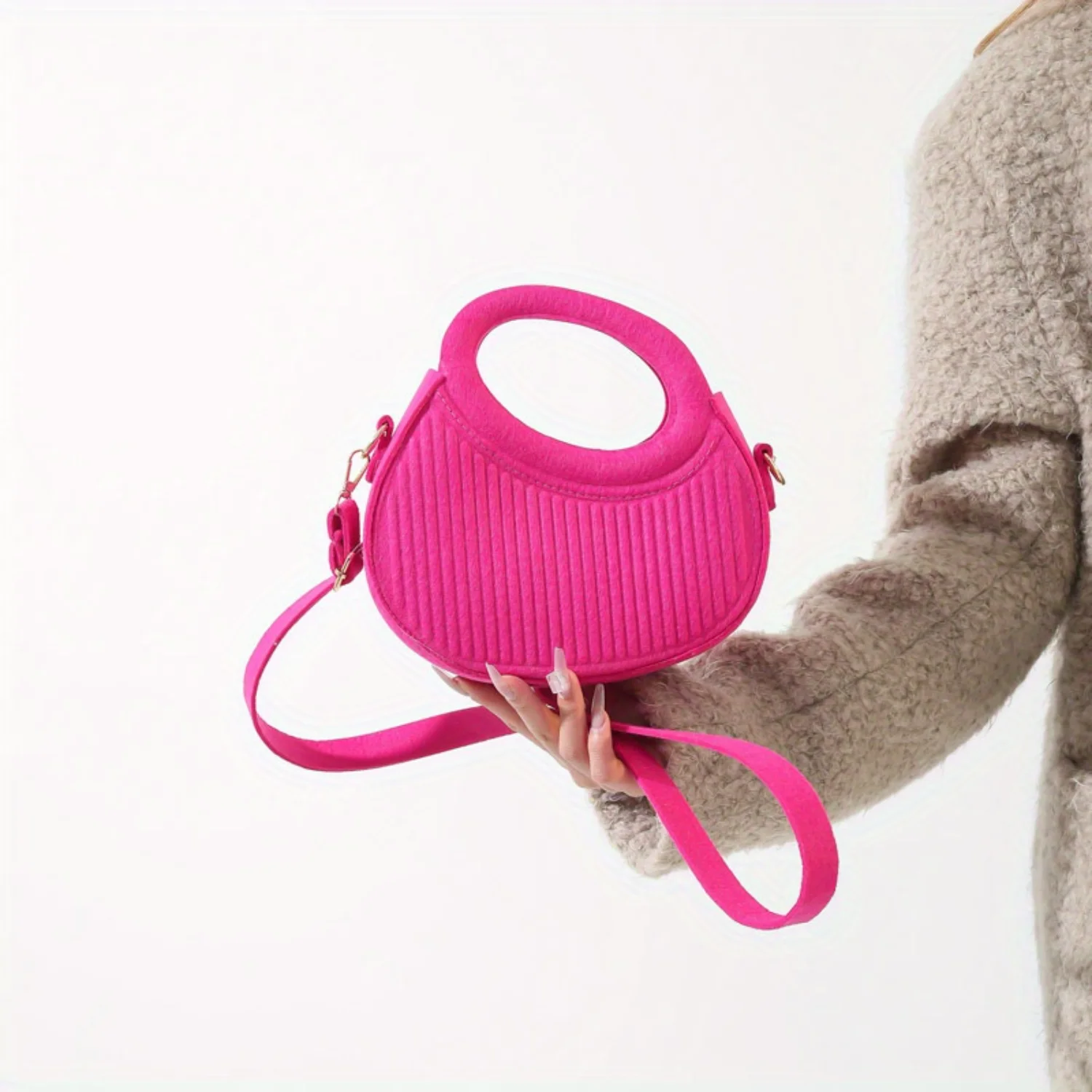 Fashionable Striped Mini Handbag for Women: Trendy Shoulder Bag & Stylish Crossbody Purse
Fashionable Striped Mini Handbag for Women: Trendy Shoulder Bag & Stylish Crossbody Purse