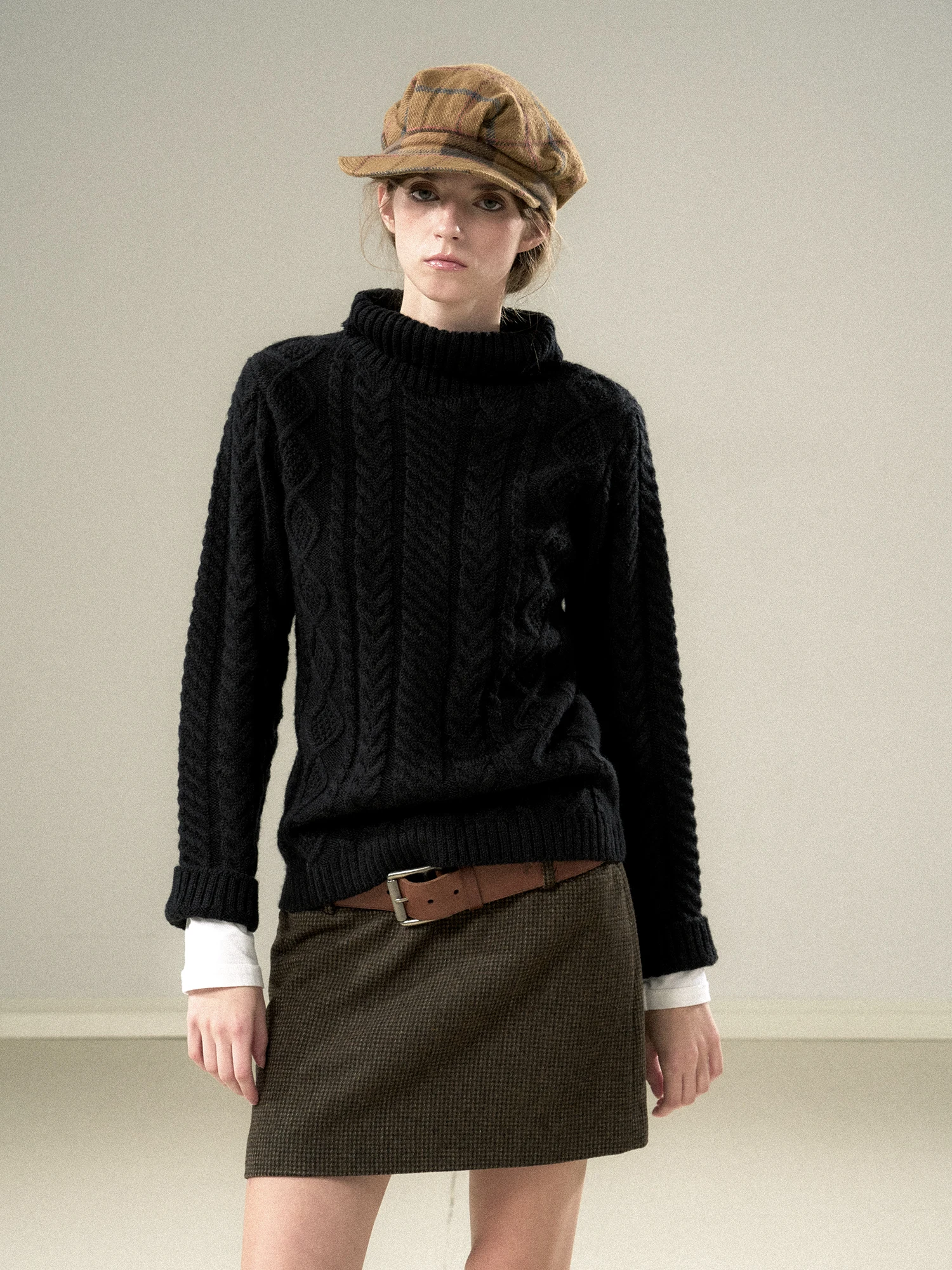 2025 Autumn Winter Thickened High Collar Women's Knitted Sweater Retro Black Twist Soft Cozy Overhead Pullover Long Sleeve
2025 Autumn Winter Thickened High Collar Women's Knitted Sweater Retro Black Twist Soft Cozy Overhead Pullover Long Sleeve