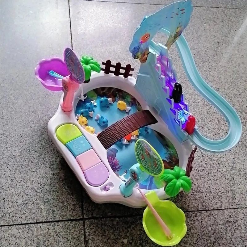 Музыкальная игрушка для рыбалки: светящийся пингвин-альпинист и игра для рыбалки. Стимулирует чувства и поощривает склеивание родителей и детей. 
Музыкальная игрушка для рыбалки: светящийся пингвин-альпинист и игра для рыбалки. Стимулирует чувства и поощривает склеивание родителей и детей.