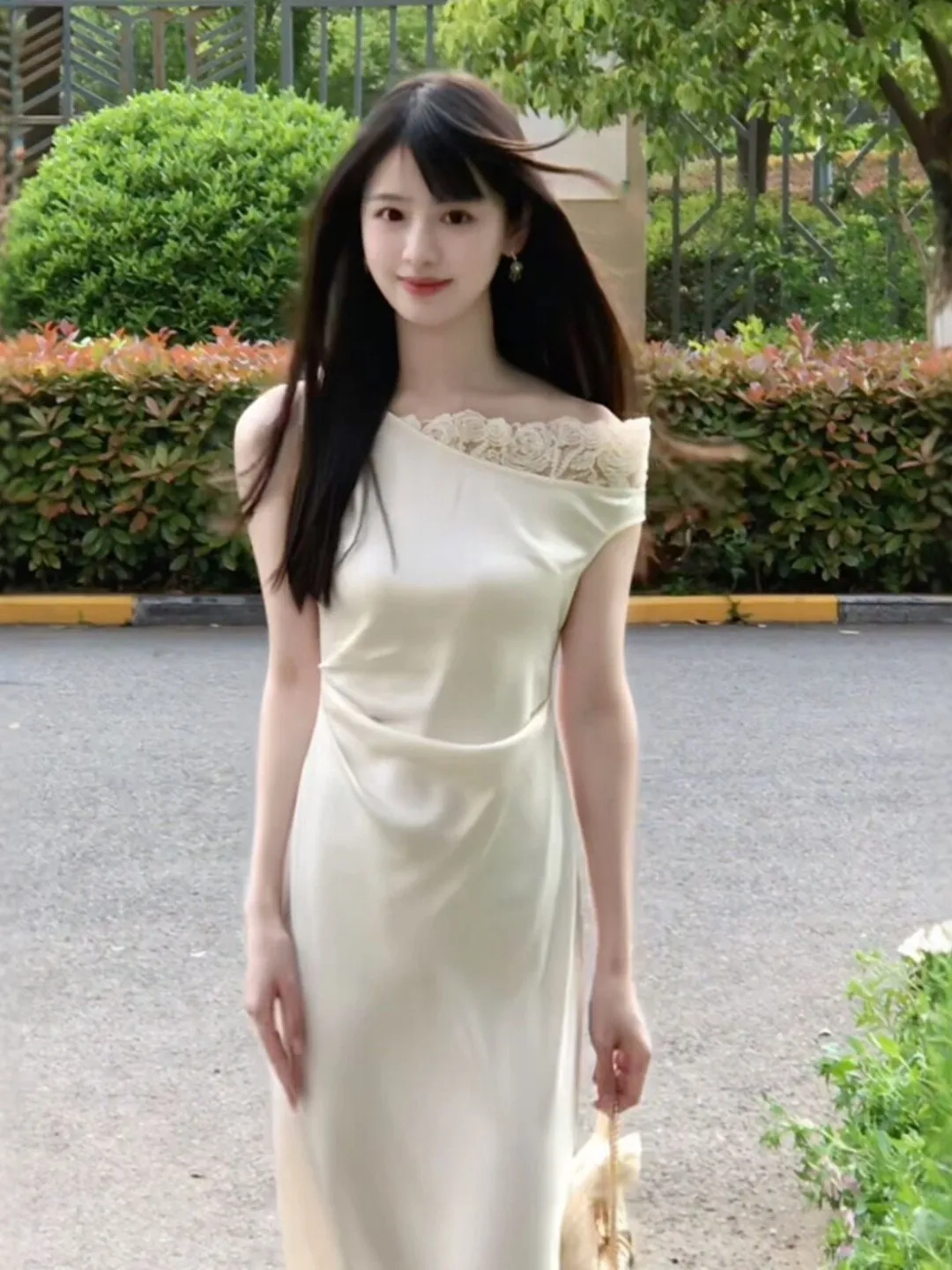 Unique Fashionable Slim Fit Shoulder Draped Waist Cinched Long Dress Design Summer 2026 City Commute Casual Date H-Line Dress
Unique Fashionable Slim Fit Shoulder Draped Waist Cinched Long Dress Design Summer 2026 City Commute Casual Date H-Line Dress