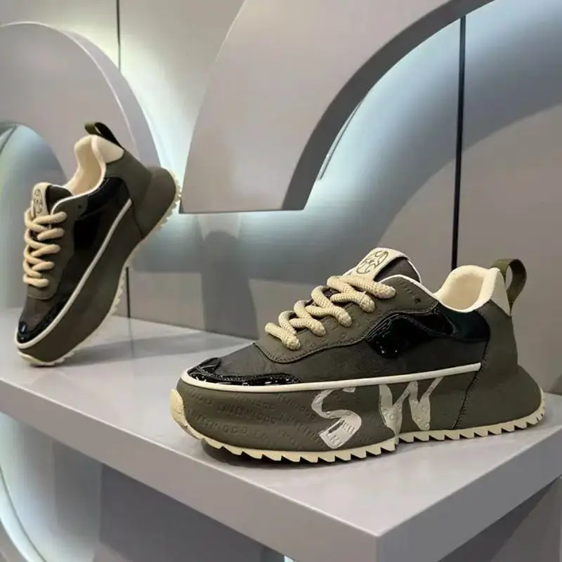 2025 New Classic Men's Sneakers Youth Fashion Casual Shoes Thick soled Increased Anti slip Wear resistant Sports Running Shoes
2025 New Classic Men's Sneakers Youth Fashion Casual Shoes Thick soled Increased Anti slip Wear resistant Sports Running Shoes