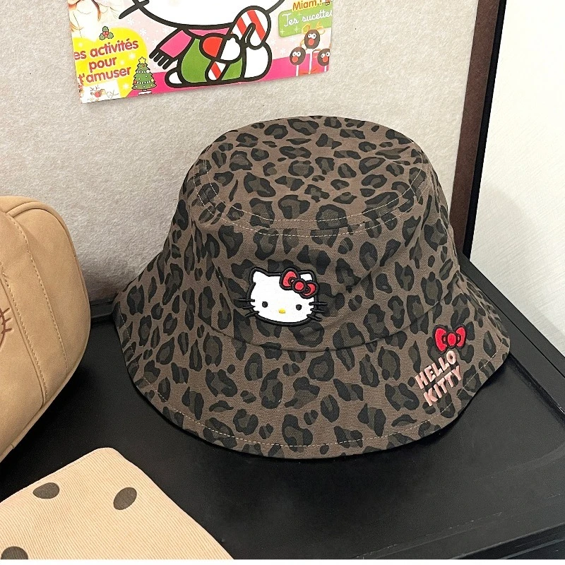 Новая японская панама Sanrio Hello Kitty с леопардовым принтом, кепка-бейсболка для девочек в стиле кавай, детский праздничный подарок 2026 года
Новая японская панама Sanrio Hello Kitty с леопардовым принтом, кепка-бейсболка для девочек в стиле кавай, детский праздничный подарок 2026 года