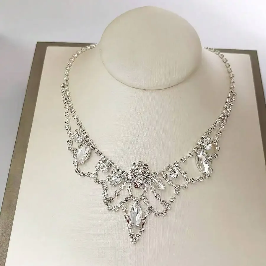 Exquisite Full Rhinestone Palace Style Bridal Necklace For Women Evening Party Banquet Accessory
Exquisite Full Rhinestone Palace Style Bridal Necklace For Women Evening Party Banquet Accessory