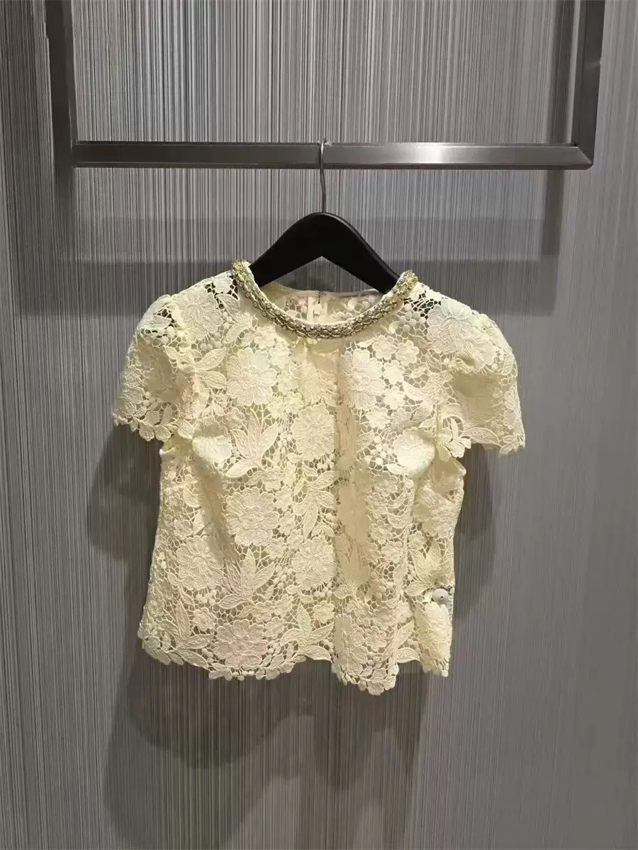 Elegant Yellow Lace Shirt with Diamond Embellished Neck Hollow out Short Sleeve Straight Cut Polyester Summer New Arrival
Elegant Yellow Lace Shirt with Diamond Embellished Neck Hollow out Short Sleeve Straight Cut Polyester Summer New Arrival