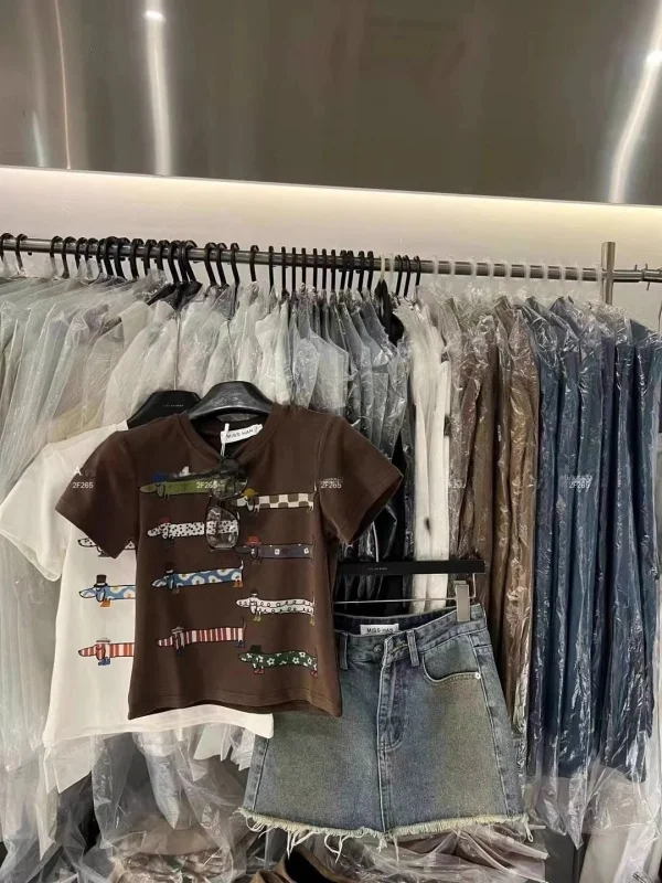 Slim Fit Short Sleeve T-Shirt Women's Fashion Star Note Print Retro Top Korean Style round Neck Summer Casual Wear
Slim Fit Short Sleeve T-Shirt Women's Fashion Star Note Print Retro Top Korean Style round Neck Summer Casual Wear