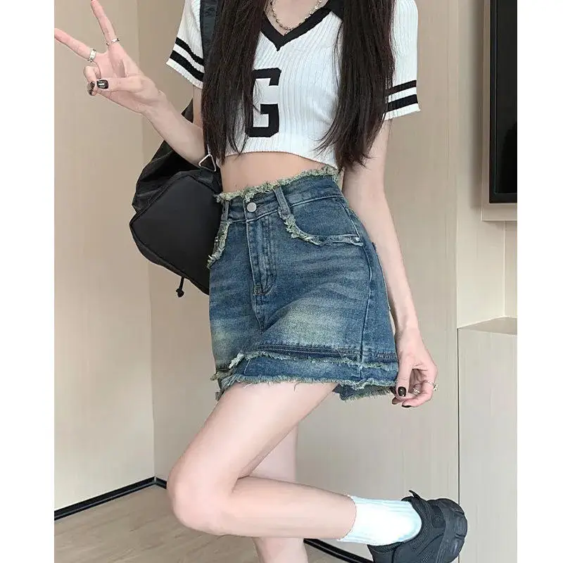 High Waist Short Denim Skirt Women's Spring Summer New Korean Style Slim A-Line Half Body Skirt Trendy Fleece
High Waist Short Denim Skirt Women's Spring Summer New Korean Style Slim A-Line Half Body Skirt Trendy Fleece