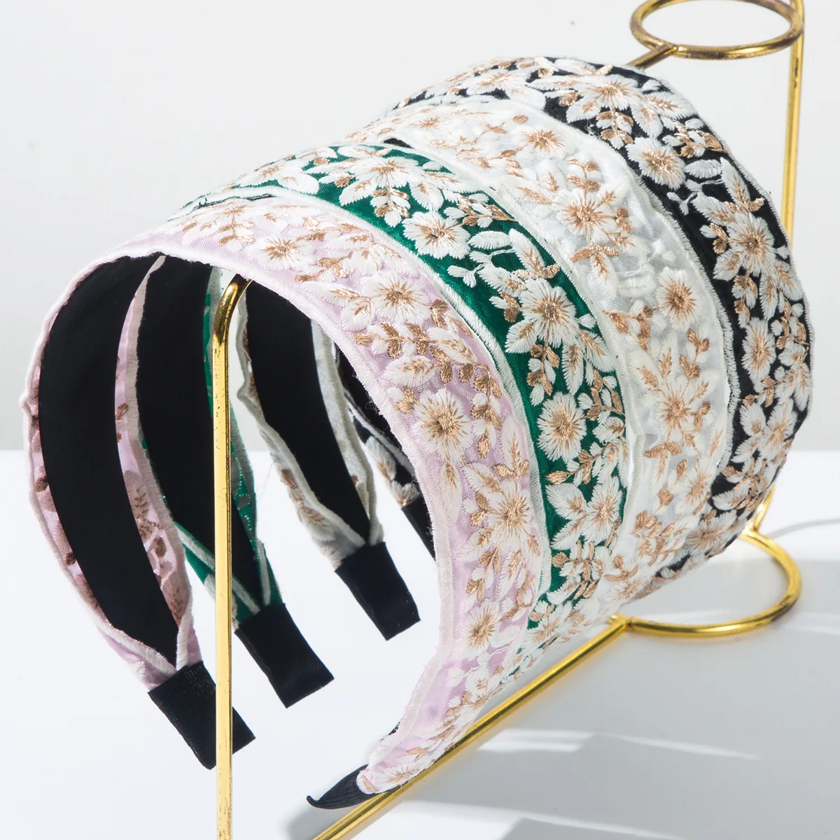 2025 New Bohemian Ethnic Style Embroidery Flower Headband Celebrity Style Simple Temperament Hairpin Woman
2025 New Bohemian Ethnic Style Embroidery Flower Headband Celebrity Style Simple Temperament Hairpin Woman