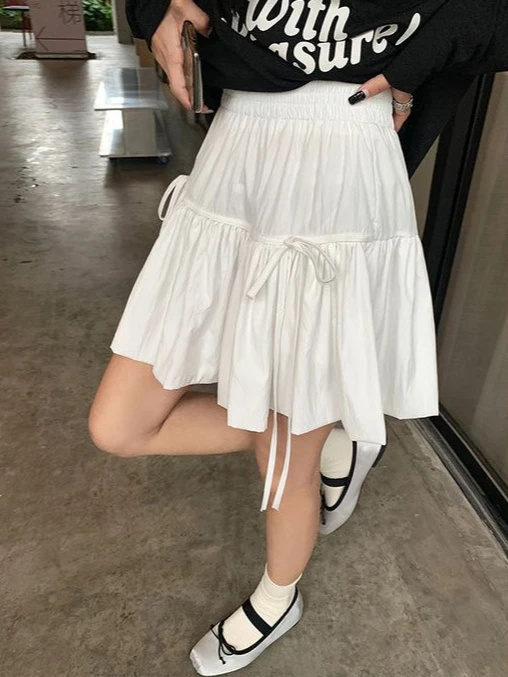 White Pleated Skirt Summer Sweet Girl Korean Fashion Elastic High Waist Skirts Preppy Style Black Tie Bow Tie Fluffy Skirt
White Pleated Skirt Summer Sweet Girl Korean Fashion Elastic High Waist Skirts Preppy Style Black Tie Bow Tie Fluffy Skirt