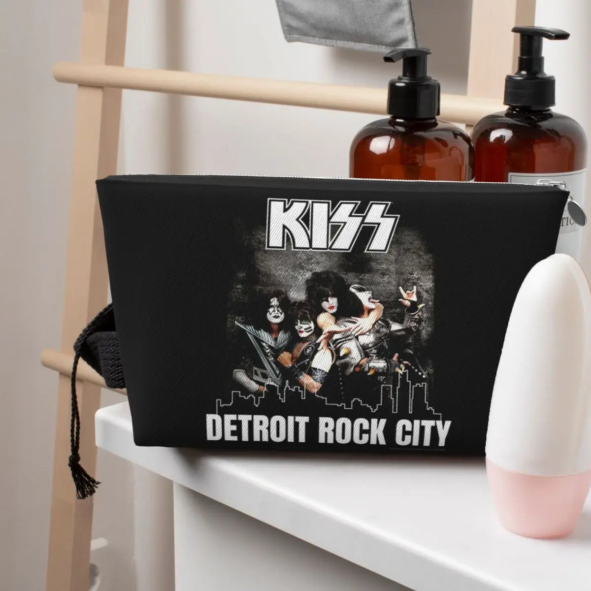 Kiss Band Detroit Rock City женская косметичка дорожный органайзер для макияжа сумка для хранения туалетных принадлежностей Dopp Kit Case
Kiss Band Detroit Rock City женская косметичка дорожный органайзер для макияжа сумка для хранения туалетных принадлежностей Dopp Kit Case