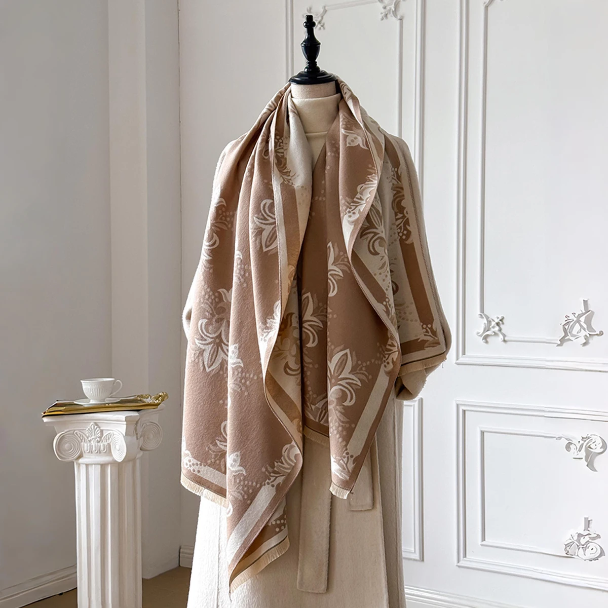 Роскошный зимний женский теплый шарф с имитацией кашемира 2025 года — шаль из пашмины и одеяло, дорожное пончо-палантин
Роскошный зимний женский теплый шарф с имитацией кашемира 2025 года — шаль из пашмины и одеяло, дорожное пончо-палантин