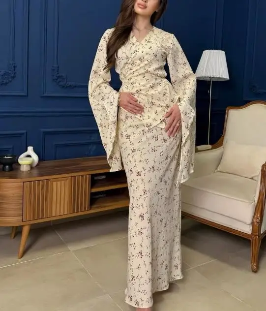 Two Piece Set Women Outfit 2026 New Spring Fashion Print Temperament V-Neck Long Sleeve Top & High Waist Casual Long Skirt Set
Two Piece Set Women Outfit 2026 New Spring Fashion Print Temperament V-Neck Long Sleeve Top & High Waist Casual Long Skirt Set