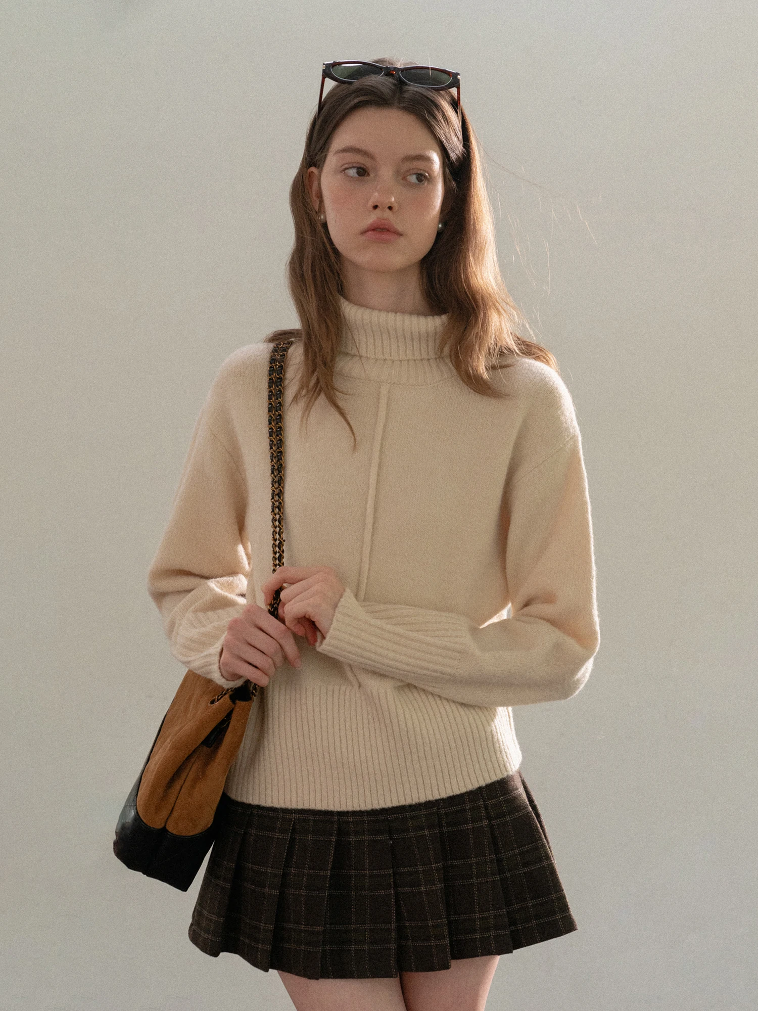 EGGKA High Collar Short Casual Long Sleeve Knitted Sweater Women's Autumn Winter Commute Simple Overhead Top
EGGKA High Collar Short Casual Long Sleeve Knitted Sweater Women's Autumn Winter Commute Simple Overhead Top