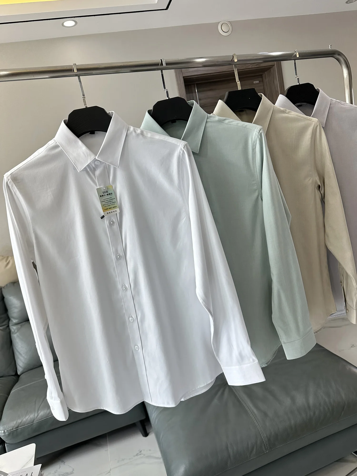 Men's Casual Silk Long Sleeve Shirt Comfortable Spring Summer Commute Friendly Standard Fit Youth Cotton Blend Lenzing Lyocell
Men's Casual Silk Long Sleeve Shirt Comfortable Spring Summer Commute Friendly Standard Fit Youth Cotton Blend Lenzing Lyocell