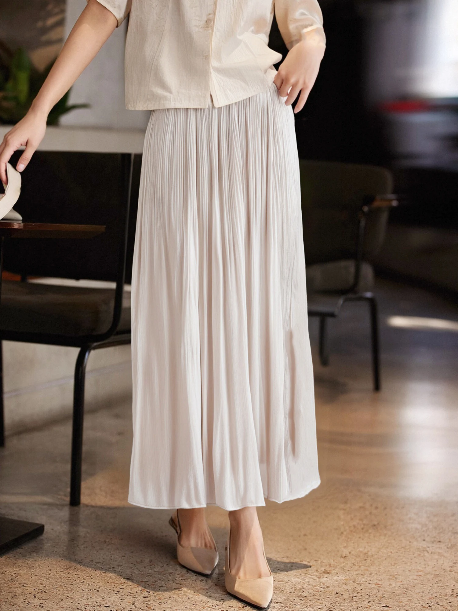 Женская летняя плиссированная юбка миди с высокой талией, А-силуэт, до колена, бренд Chivirin, для повседневной носки
Женская летняя плиссированная юбка миди с высокой талией, А-силуэт, до колена, бренд Chivirin, для повседневной носки