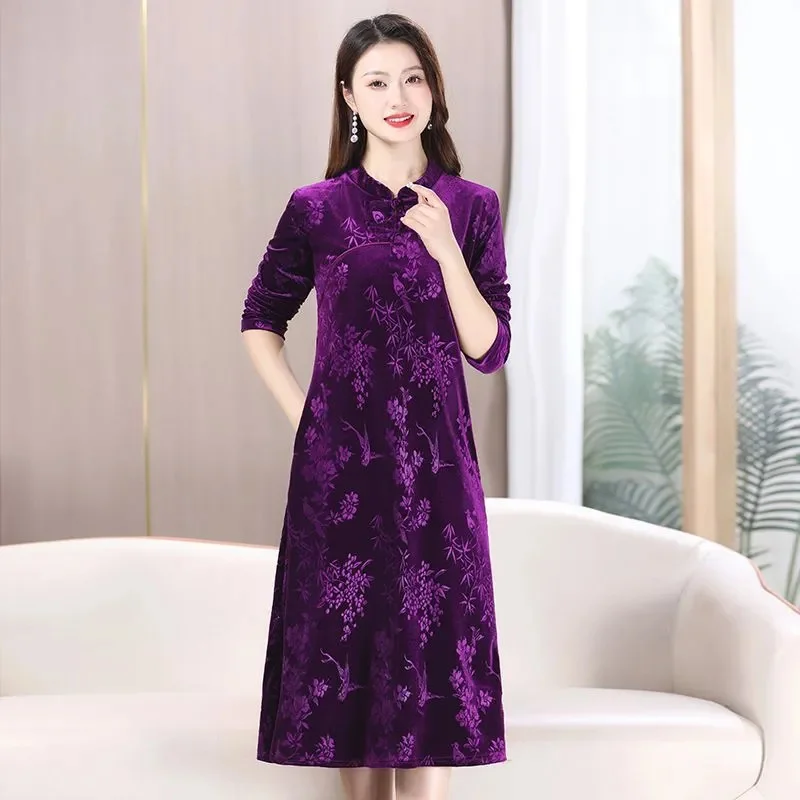 Женское улучшенное платье Cheongsam для пожилых людей, весна-осень 2026, новая одежда для мам, золотое бархатное женское платье с длинными рукавами
Женское улучшенное платье Cheongsam для пожилых людей, весна-осень 2026, новая одежда для мам, золотое бархатное женское платье с длинными рукавами