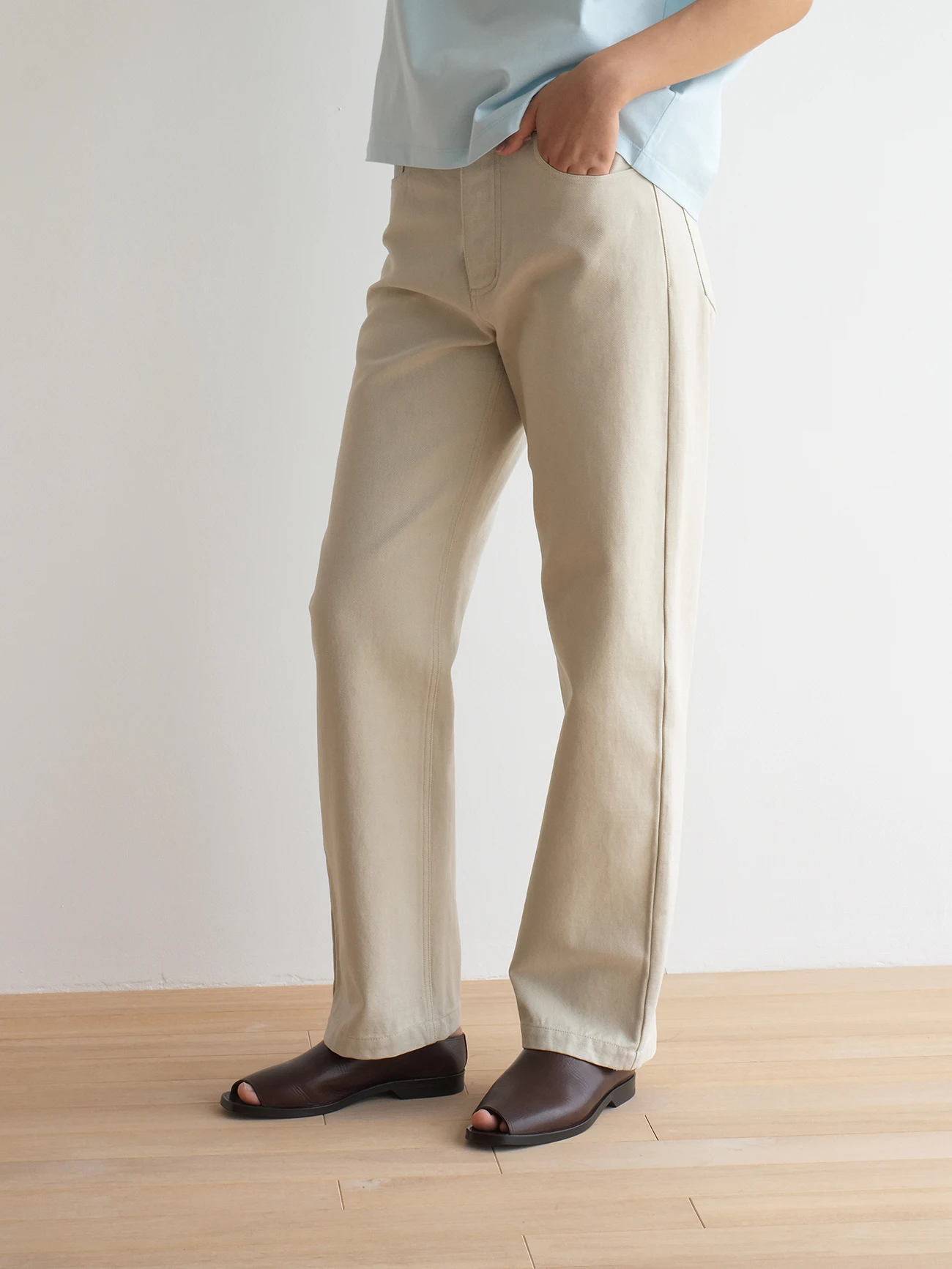 Light Beige Waed Denim Straight Leg Trousers Cleanfit l Waist Casual Cotton Jeans Wooden ip Ladies Faion
Light Beige Waed Denim Straight Leg Trousers Cleanfit l Waist Casual Cotton Jeans Wooden ip Ladies Faion