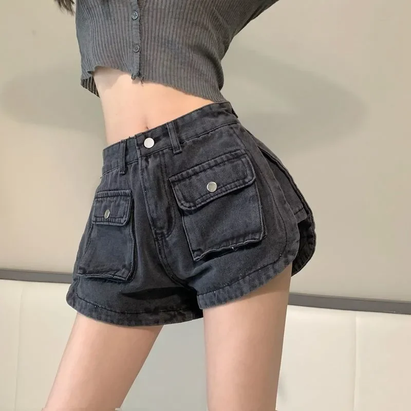 Safari Style Vintage Pockets Denim Shorts Female Clothing Distressed Summer New Fashion High Waist Button Casual Wide Leg Shorts
Safari Style Vintage Pockets Denim Shorts Female Clothing Distressed Summer New Fashion High Waist Button Casual Wide Leg Shorts