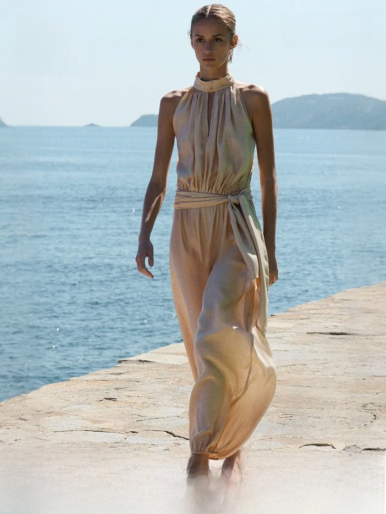 H&M Summer New Women's One-Piece Suit Hanging Neck High Waist Long Pants Fashionable And Stylish Ladies' Overall Clothes
H&M Summer New Women's One-Piece Suit Hanging Neck High Waist Long Pants Fashionable And Stylish Ladies' Overall Clothes