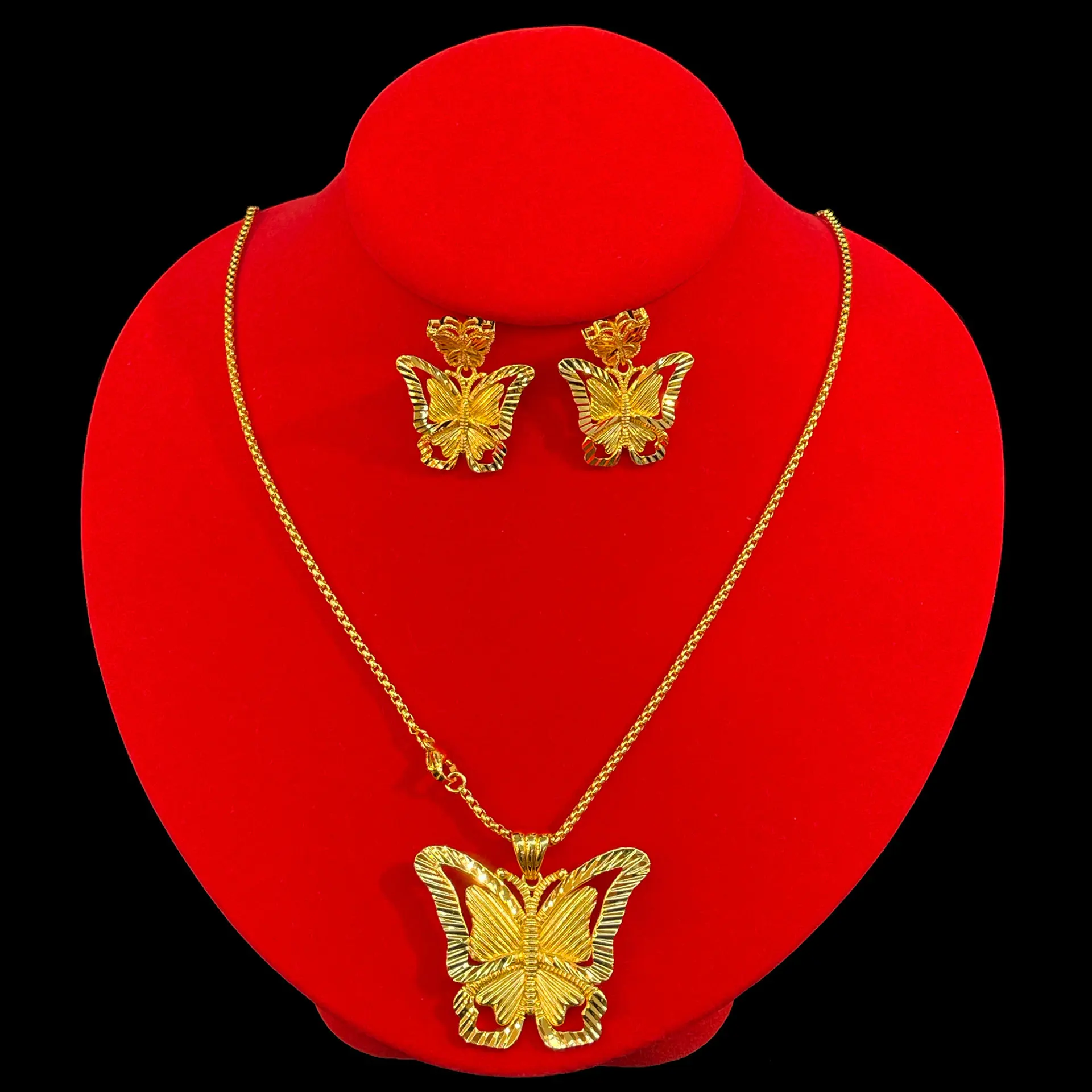 New Fashionable High-End Dubai 24K Gold Plated Necklace and Earrings - Exquisite Wedding Party Jewelry Set for Lovers 666
New Fashionable High-End Dubai 24K Gold Plated Necklace and Earrings - Exquisite Wedding Party Jewelry Set for Lovers 666