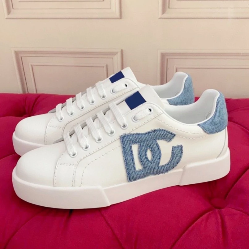2026 Italian High-end Luxurious Casual Shoes, Leather Fashionable Versatile Women's White Sneakers, Lace-up Letter-pattern Men's Sports Shoes, Personalized Business Men's Shoes, Trendy Women's Shoes.
2026 Italian High-end Luxurious Casual Shoes, Leather Fashionable Versatile Women's White Sneakers, Lace-up Letter-pattern Men's Sports Shoes, Personalized Business Men's Shoes, Trendy Women's Shoes.