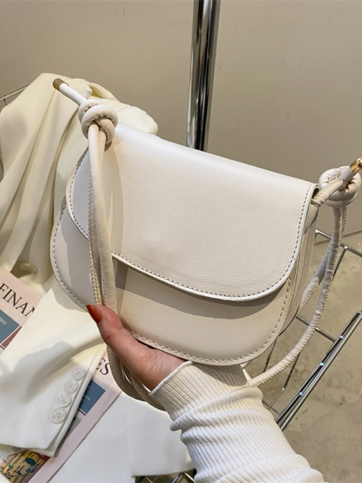 Faionable Saddlebag Women's Bag Soft PU Leather Summer Trendy Crossbody Bag Underarm Small Bag Briti Sle Pure Color
Faionable Saddlebag Women's Bag Soft PU Leather Summer Trendy Crossbody Bag Underarm Small Bag Briti Sle Pure Color