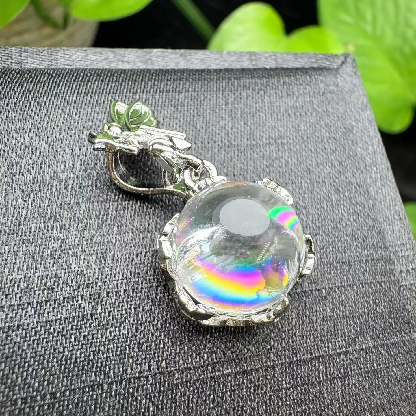 1 Pc Fengbaowu Natural Rainbow Rock Quartz Sphere Pendant 11MM Sphere Crystal Reiki Healing Stone Jewelry Gift For Women
1 Pc Fengbaowu Natural Rainbow Rock Quartz Sphere Pendant 11MM Sphere Crystal Reiki Healing Stone Jewelry Gift For Women