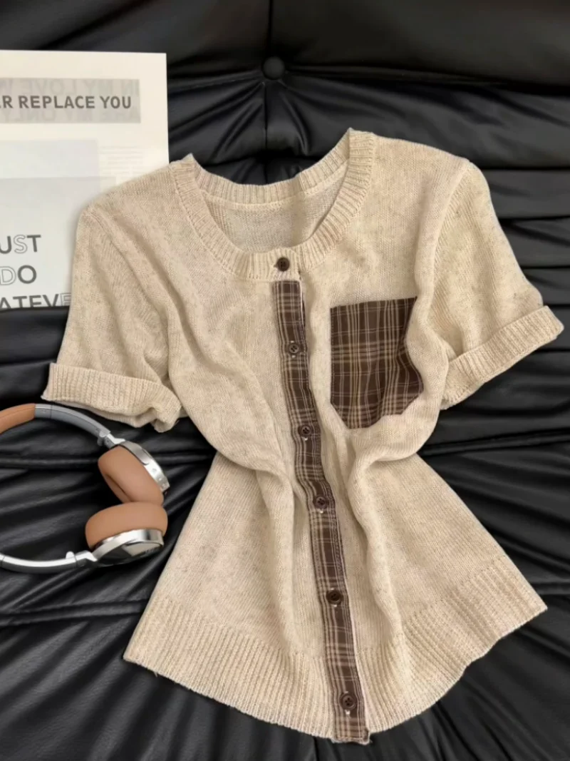 Retro Single Button round Neck Short Sleeve Knitted Sweater Women's Summer New Lazy Style Versatile Top Self Kept Style
Retro Single Button round Neck Short Sleeve Knitted Sweater Women's Summer New Lazy Style Versatile Top Self Kept Style