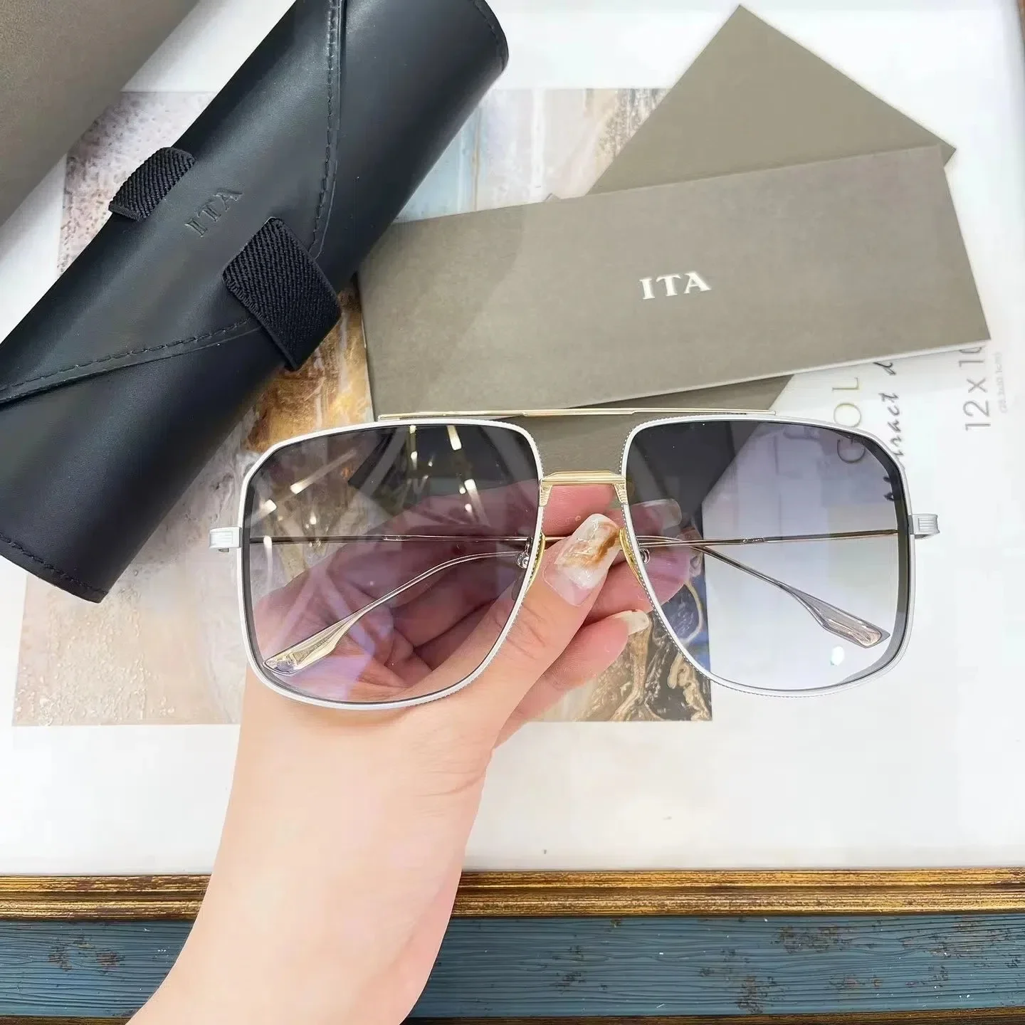 Original ADITA DUBSYSTEM DTS157 Luxury Top Quality Men Sunglasses Popular Classic Vintage Casual Oversized Women Couple Eyewear
Original ADITA DUBSYSTEM DTS157 Luxury Top Quality Men Sunglasses Popular Classic Vintage Casual Oversized Women Couple Eyewear
