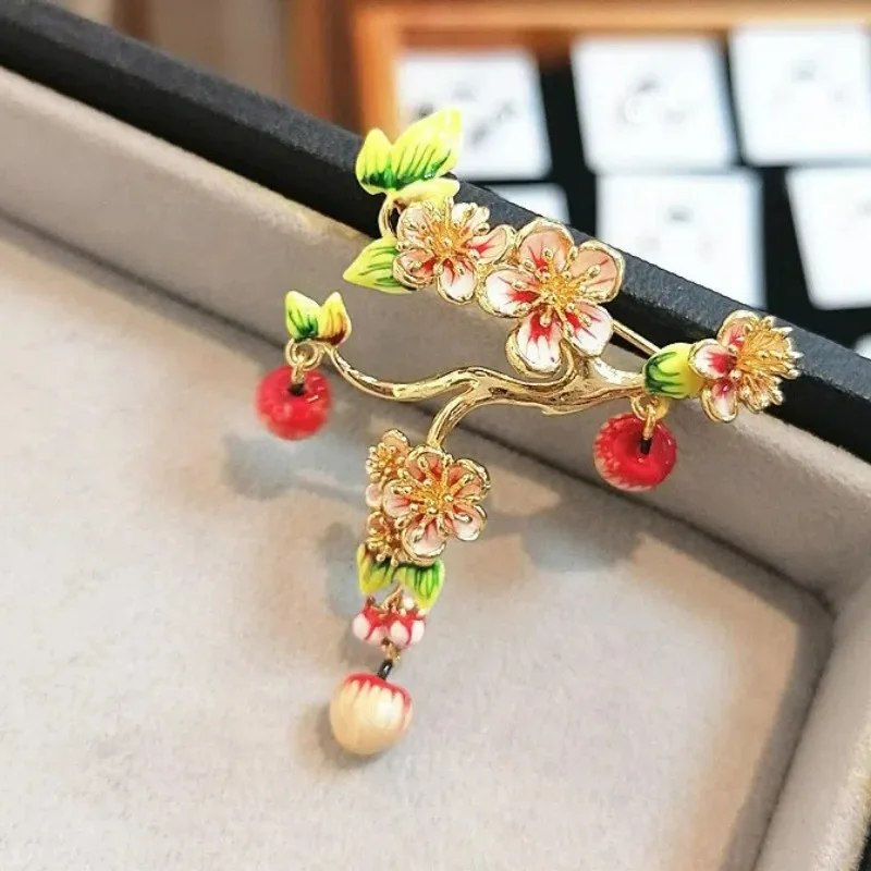 CuteRural Series Popular Handmade Apple Flower Enamel Green Leaves Pink Blossom High-end Jewelry Brooch for Women Pin Decoration
CuteRural Series Popular Handmade Apple Flower Enamel Green Leaves Pink Blossom High-end Jewelry Brooch for Women Pin Decoration