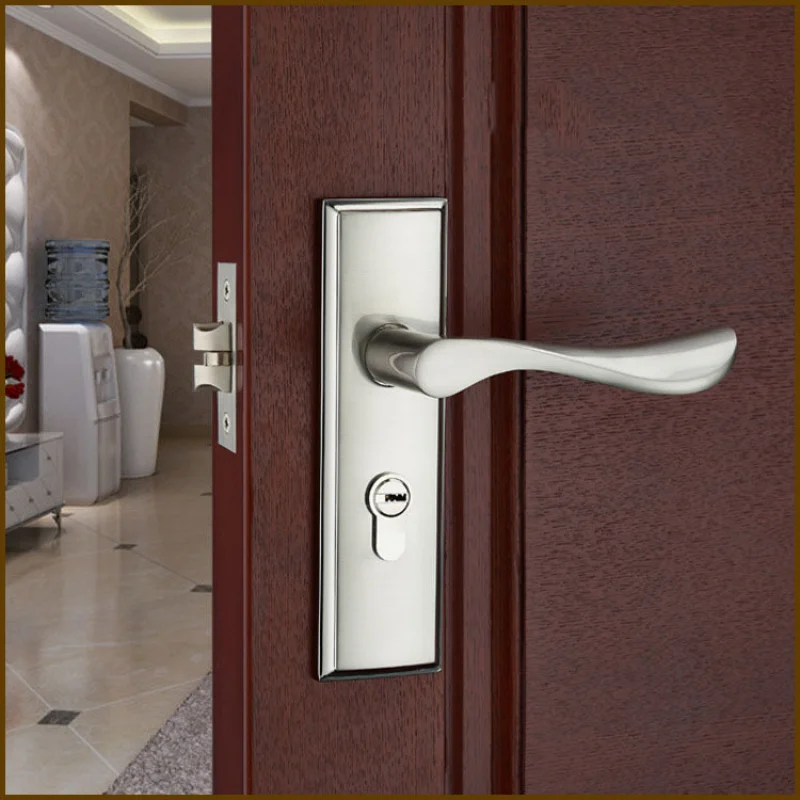 Single-tongue zinc alloy door lock for interior bedroom doors, featuring minimalist handles and silent operation.
Single-tongue zinc alloy door lock for interior bedroom doors, featuring minimalist handles and silent operation.