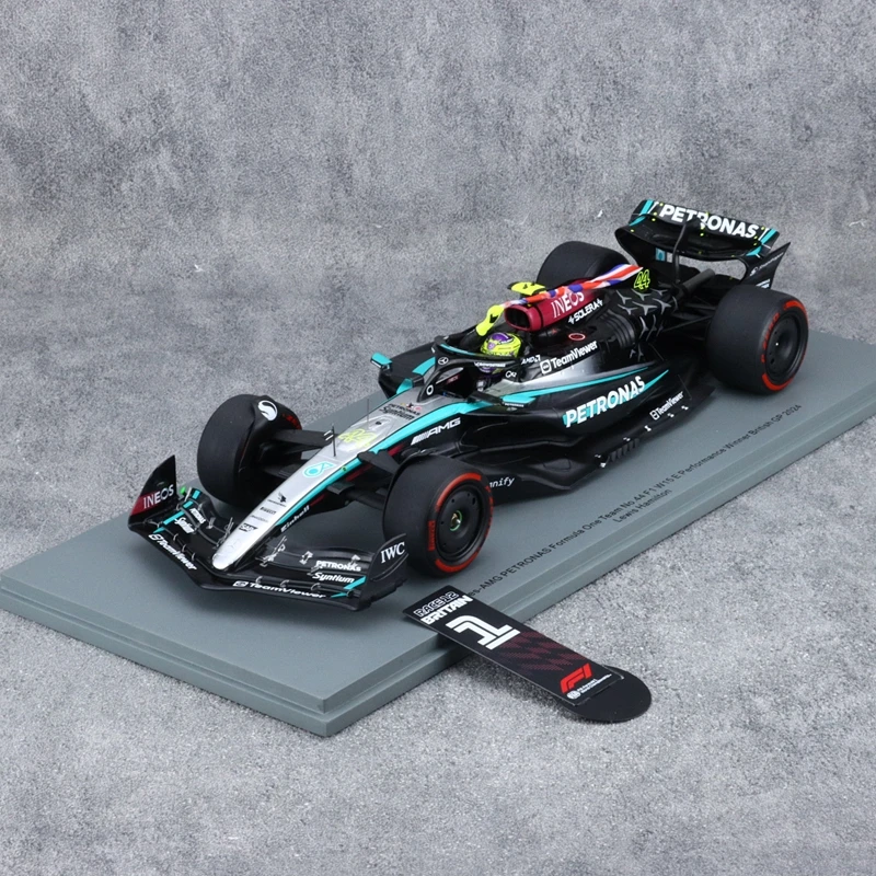 1:18 Hamilton 2024 British F1 W15 die-cast resin car model, boys' toy, children's festival gift, adult decorative item.
1:18 Hamilton 2024 British F1 W15 die-cast resin car model, boys' toy, children's festival gift, adult decorative item.