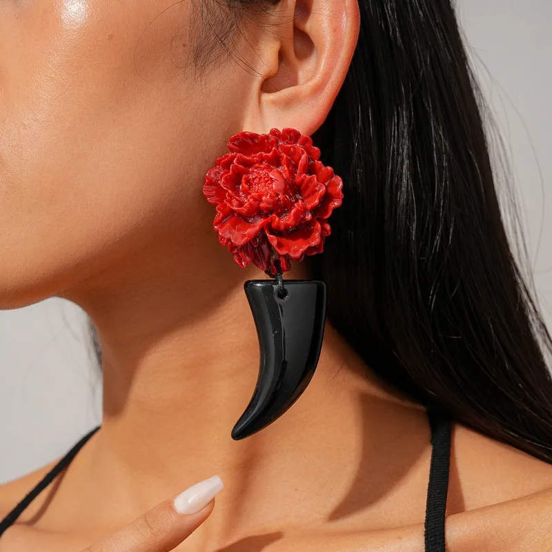 Individually Exaggerated Horn Pendant with Large Flower Earrings, Luxurious Quality Jewelry, Fashion Women's Trendy Party Gifts
Individually Exaggerated Horn Pendant with Large Flower Earrings, Luxurious Quality Jewelry, Fashion Women's Trendy Party Gifts