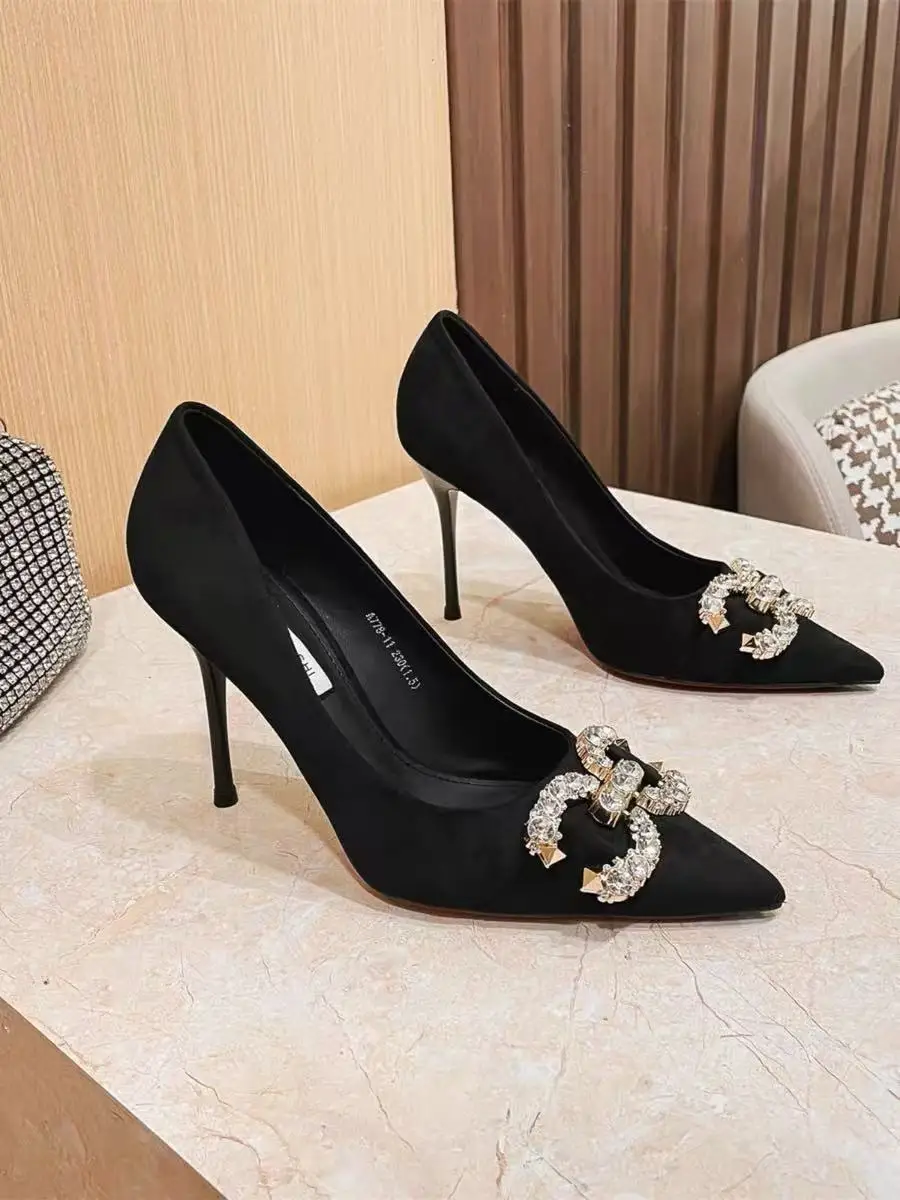 Glitter Shiny Rhinestones Diamond Banquet Shoes Pointed Toe Thin Heel Fashion Pumps Wedding Party Luxury Velvet High Heels
Glitter Shiny Rhinestones Diamond Banquet Shoes Pointed Toe Thin Heel Fashion Pumps Wedding Party Luxury Velvet High Heels